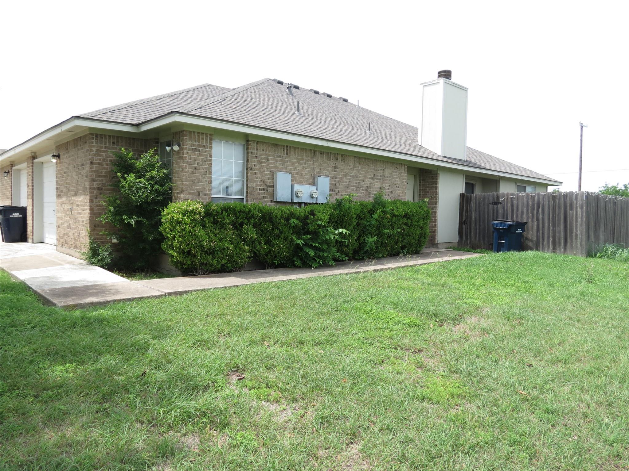 207 Axis Deer Trl, Hutto, TX 78634
