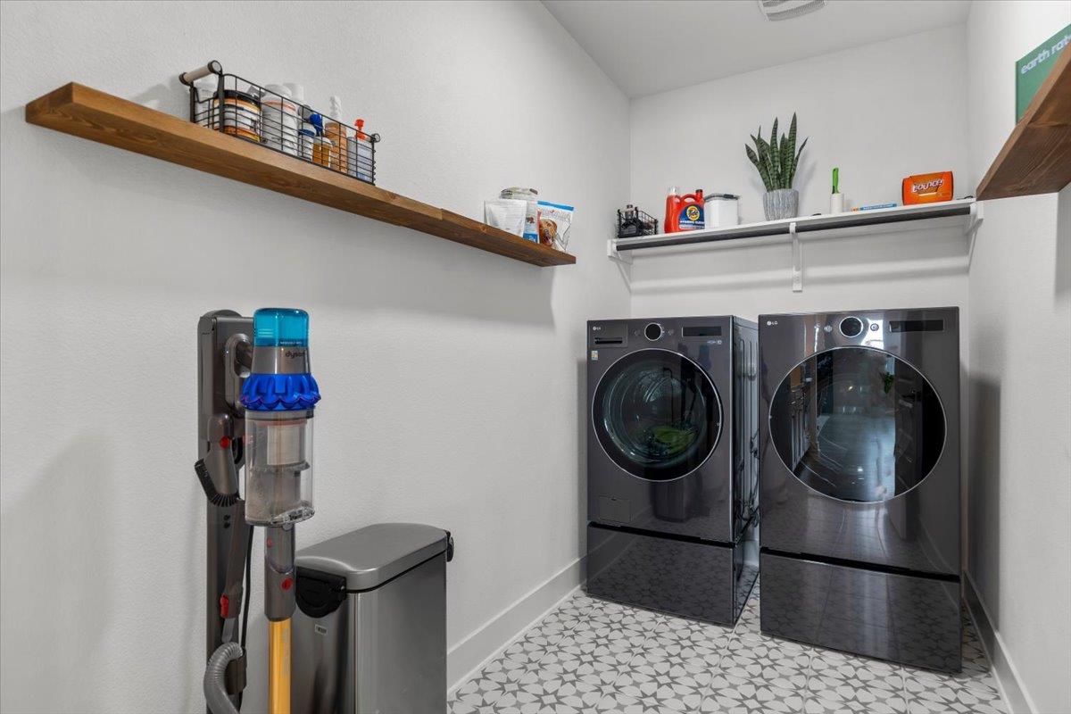 8208 Thelma Jean Dr, Austin, TX 78744