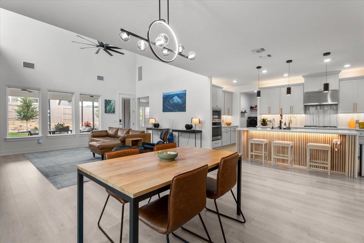 8208 Thelma Jean Dr, Austin, TX 78744