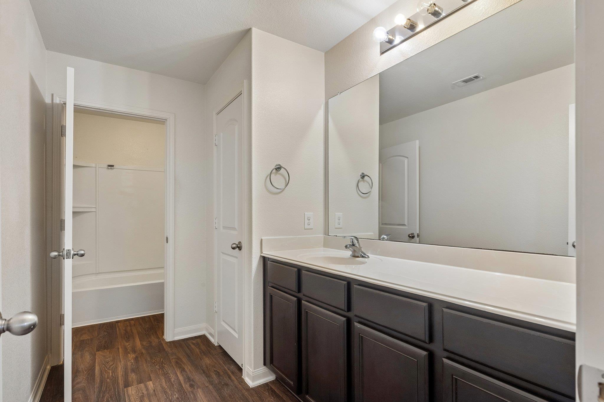 704 Cleary Ln, Jarrell, TX 76537