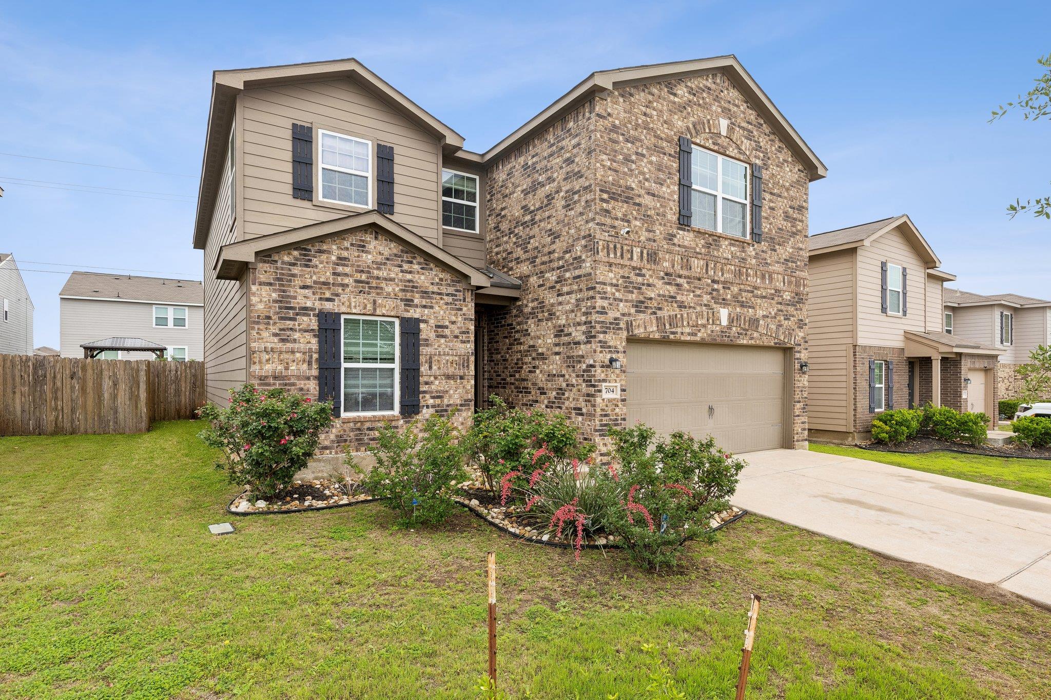 704 Cleary Ln, Jarrell, TX 76537