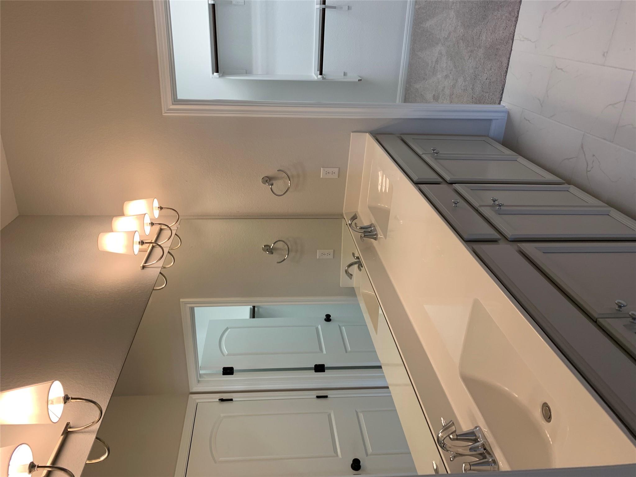 2420 Danbury Ln, Leander, TX 78641