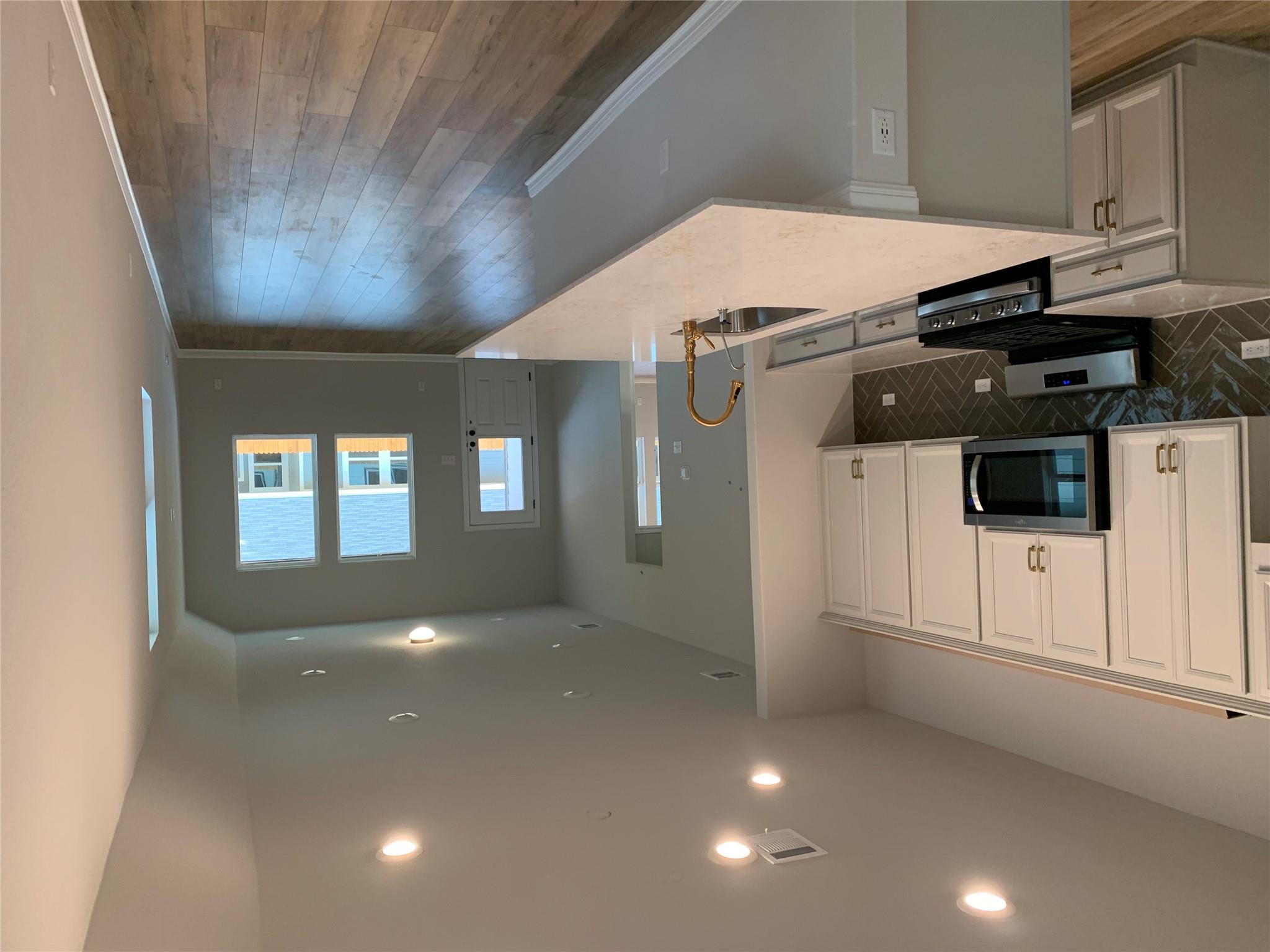 2420 Danbury Ln, Leander, TX 78641