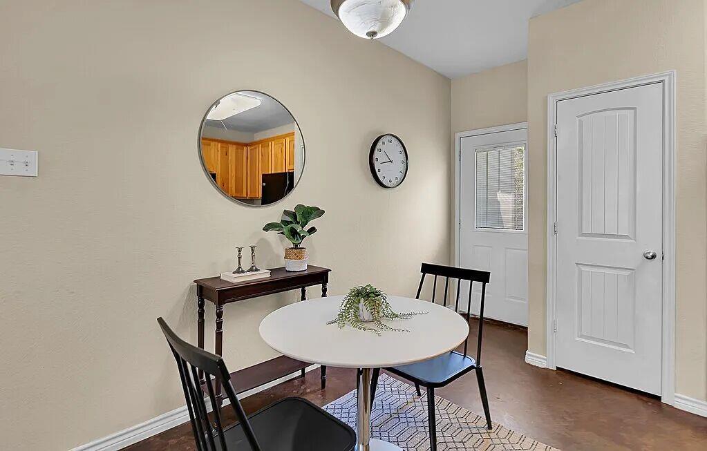 137 Flat Creek Dr, Robinson, TX 76706