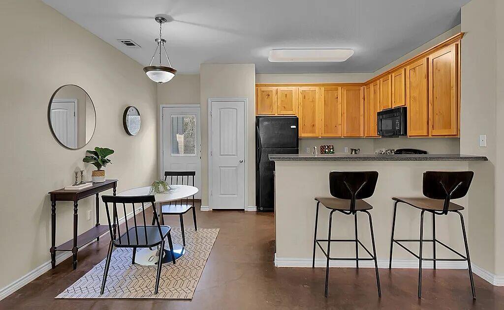 137 Flat Creek Dr, Robinson, TX 76706