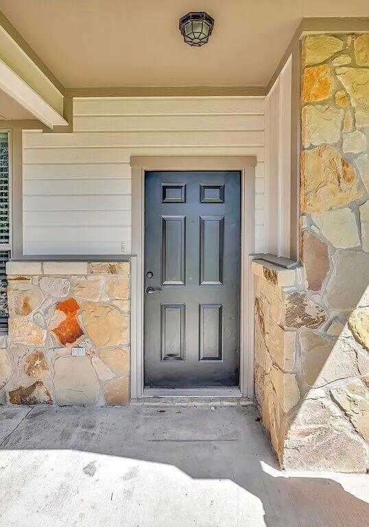 137 Flat Creek Dr, Robinson, TX 76706