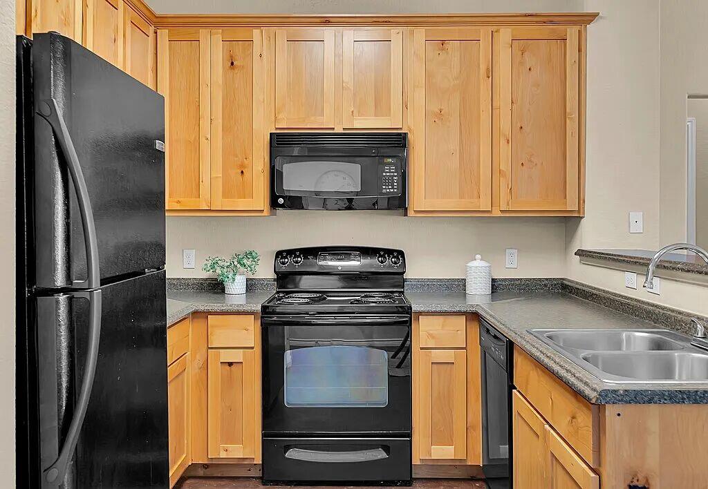 137 Flat Creek Dr, Robinson, TX 76706