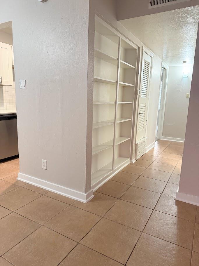 307 E 31 St # 106, Austin, TX 78705