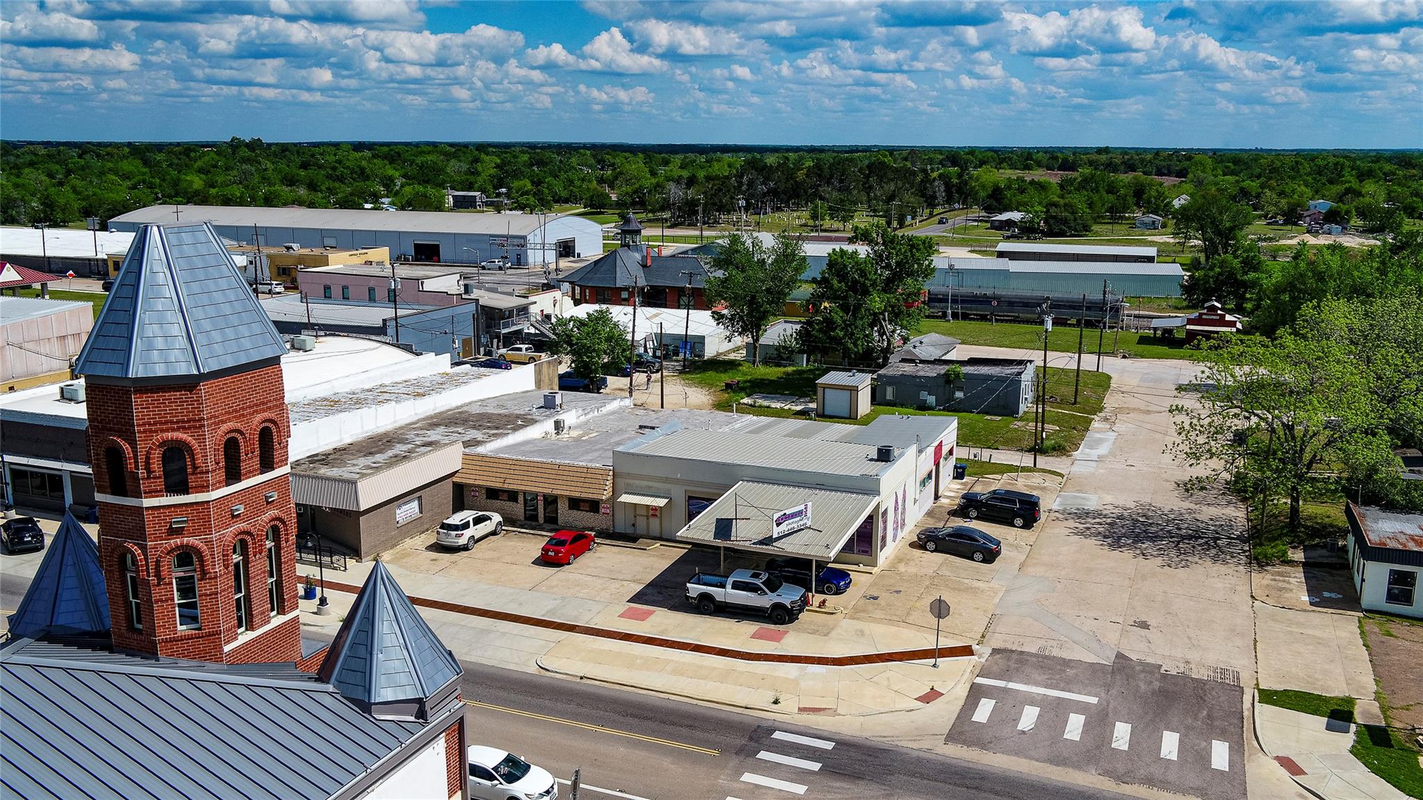 139 W Cameron Ave, Rockdale, TX 76567