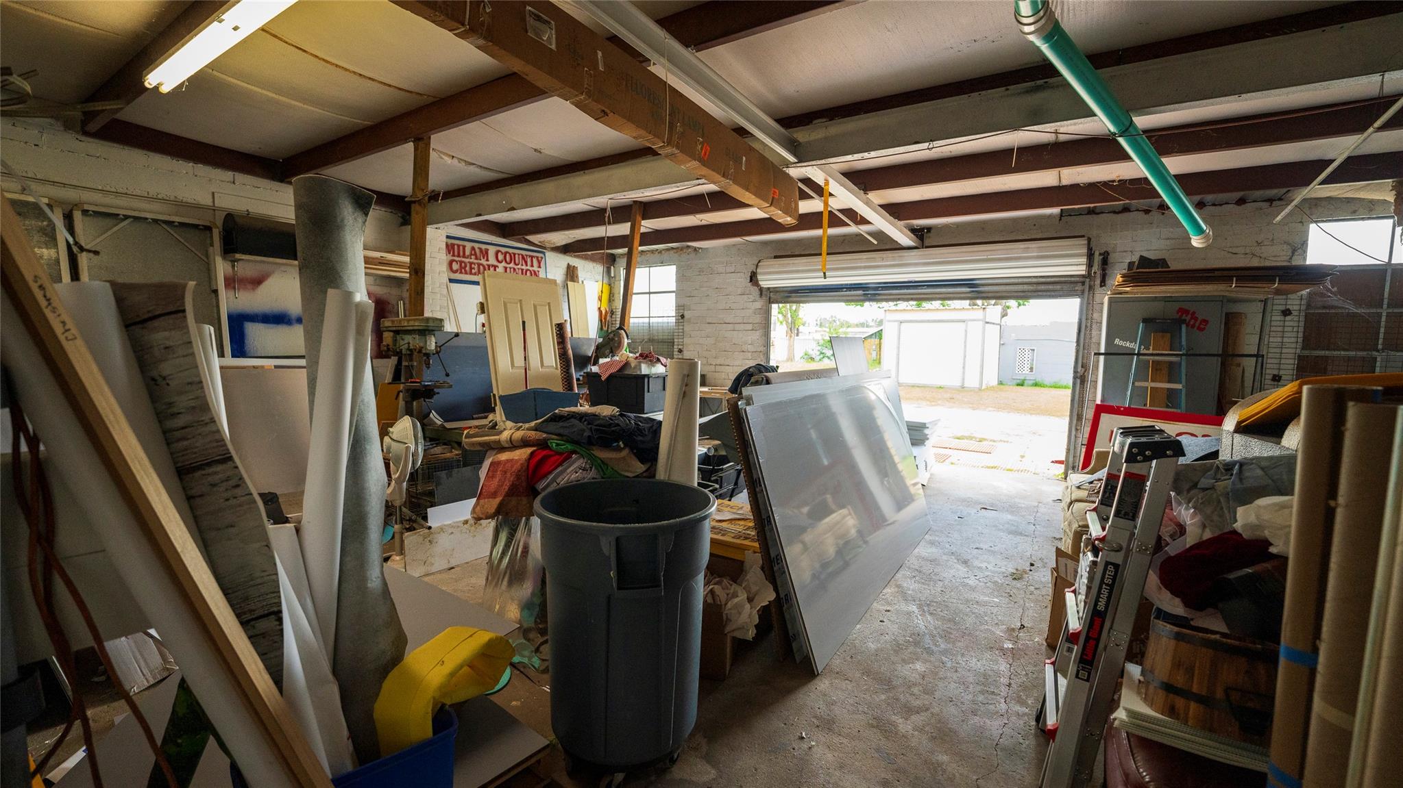 139 W Cameron Ave, Rockdale, TX 76567