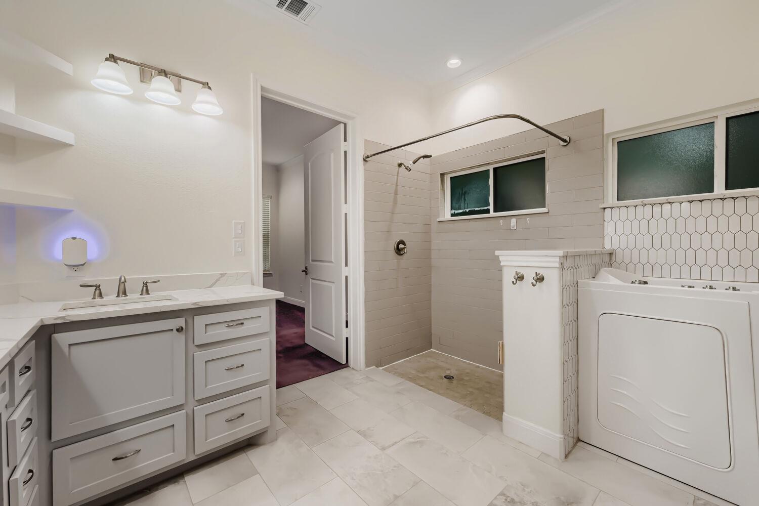 11715 Creek View Ln, Conroe, TX 77385