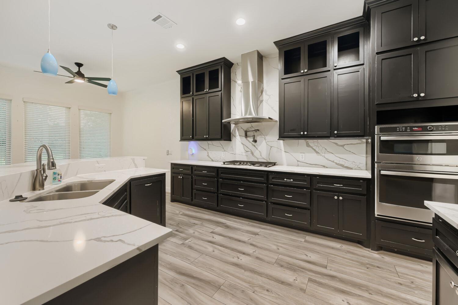 11715 Creek View Ln, Conroe, TX 77385