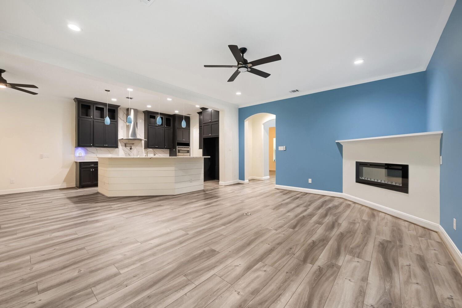 11715 Creek View Ln, Conroe, TX 77385