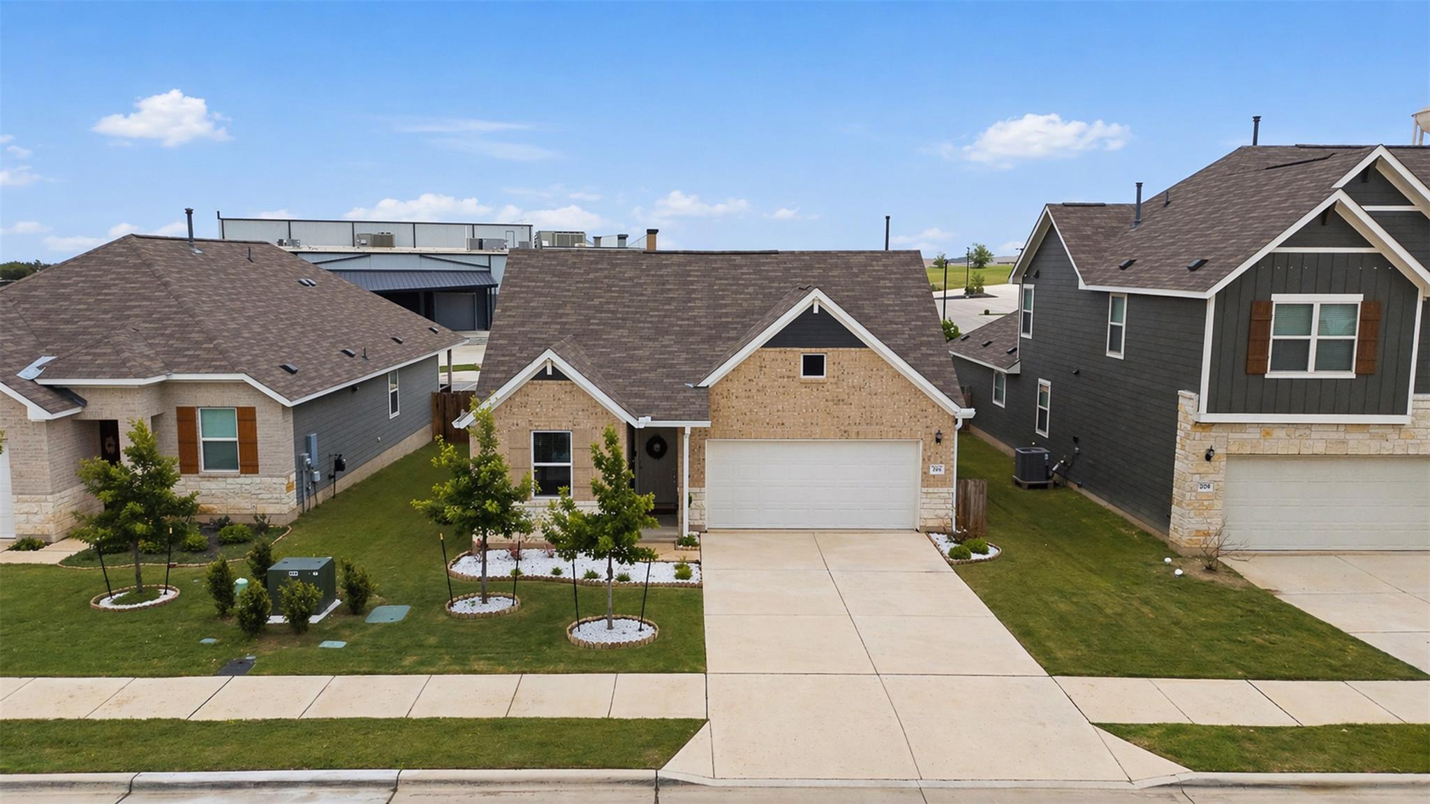 206 Palo Brea Loop, Hutto, TX 78634