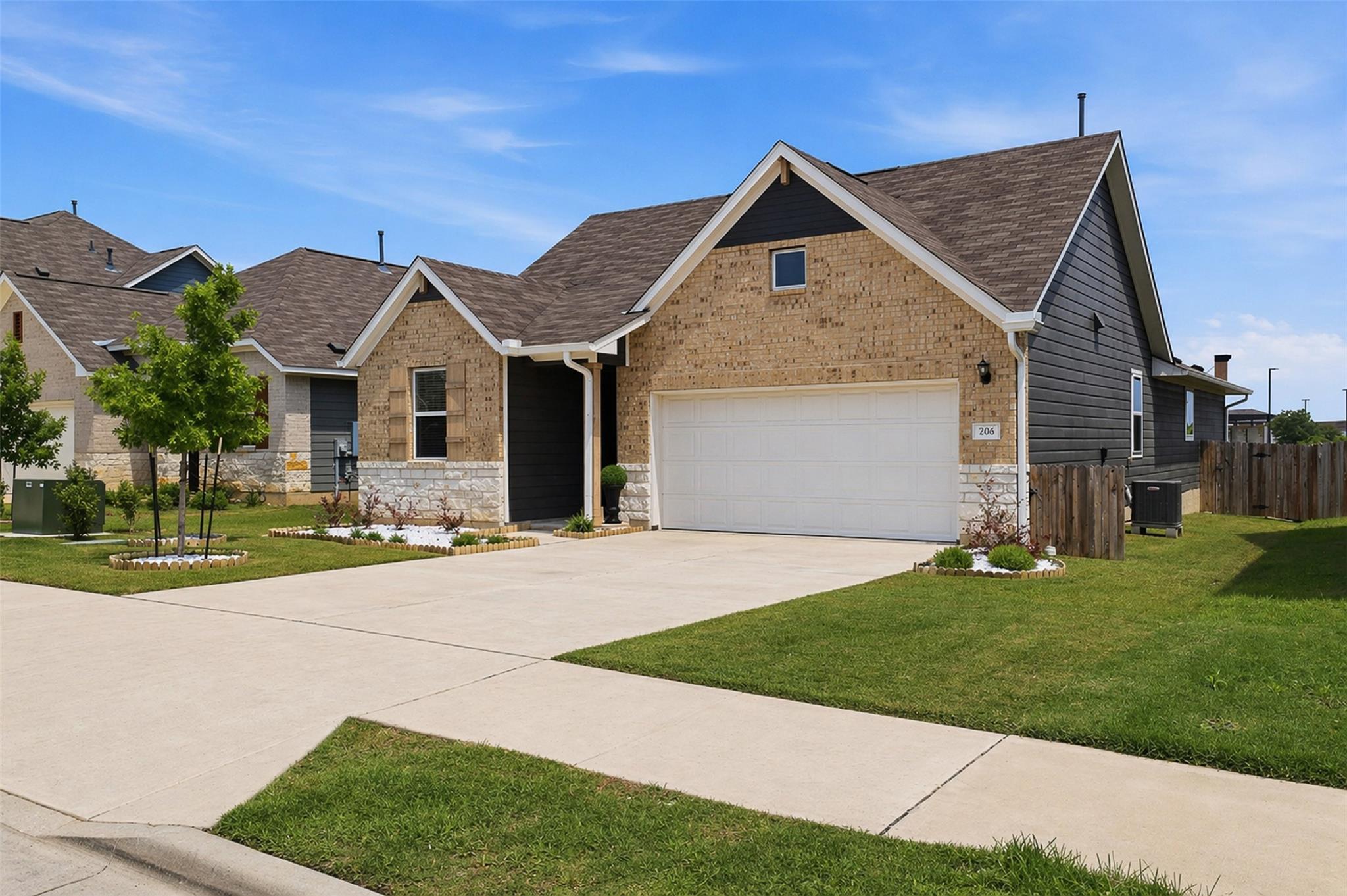 206 Palo Brea Loop, Hutto, TX 78634