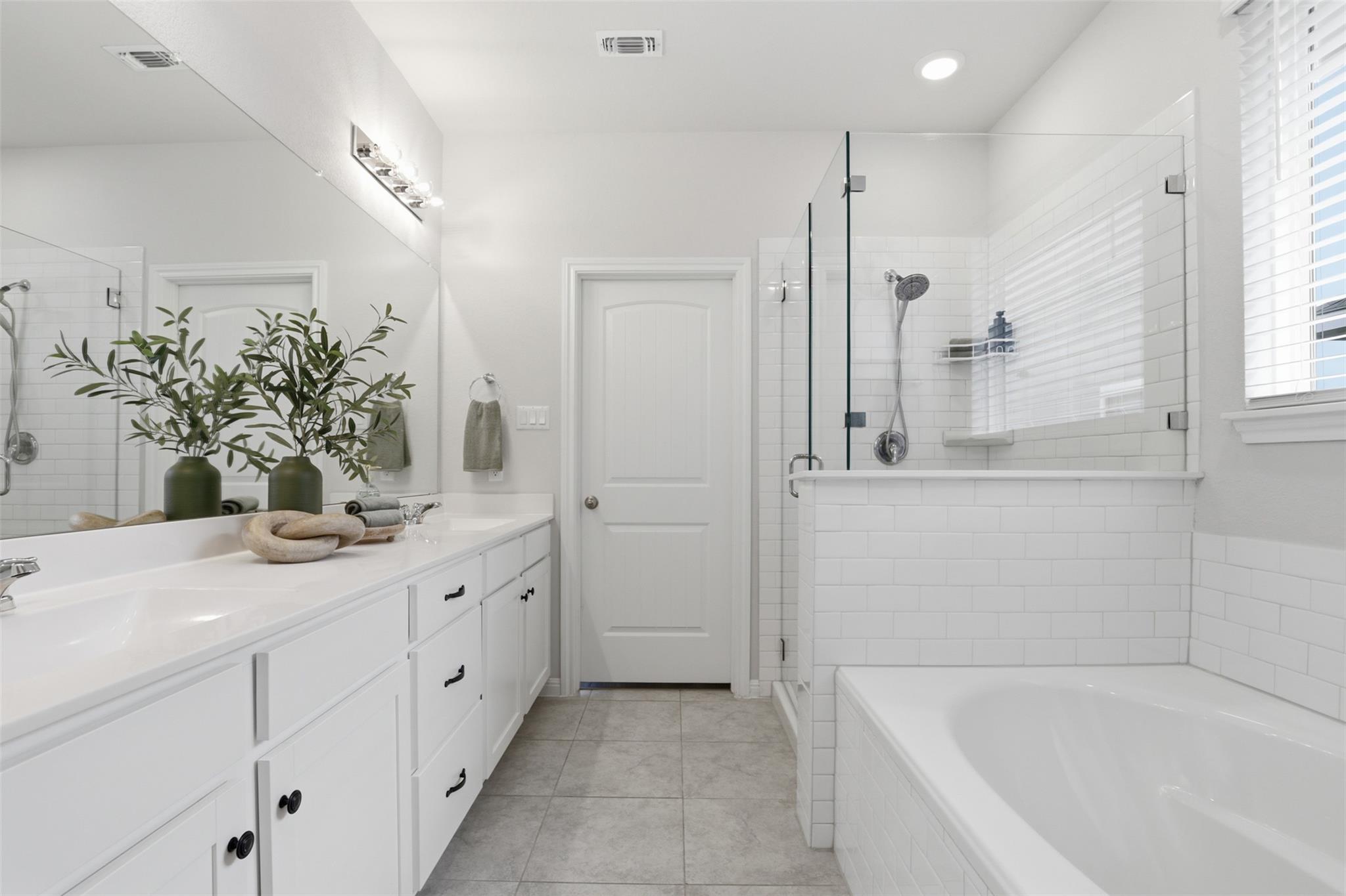 206 Palo Brea Loop, Hutto, TX 78634