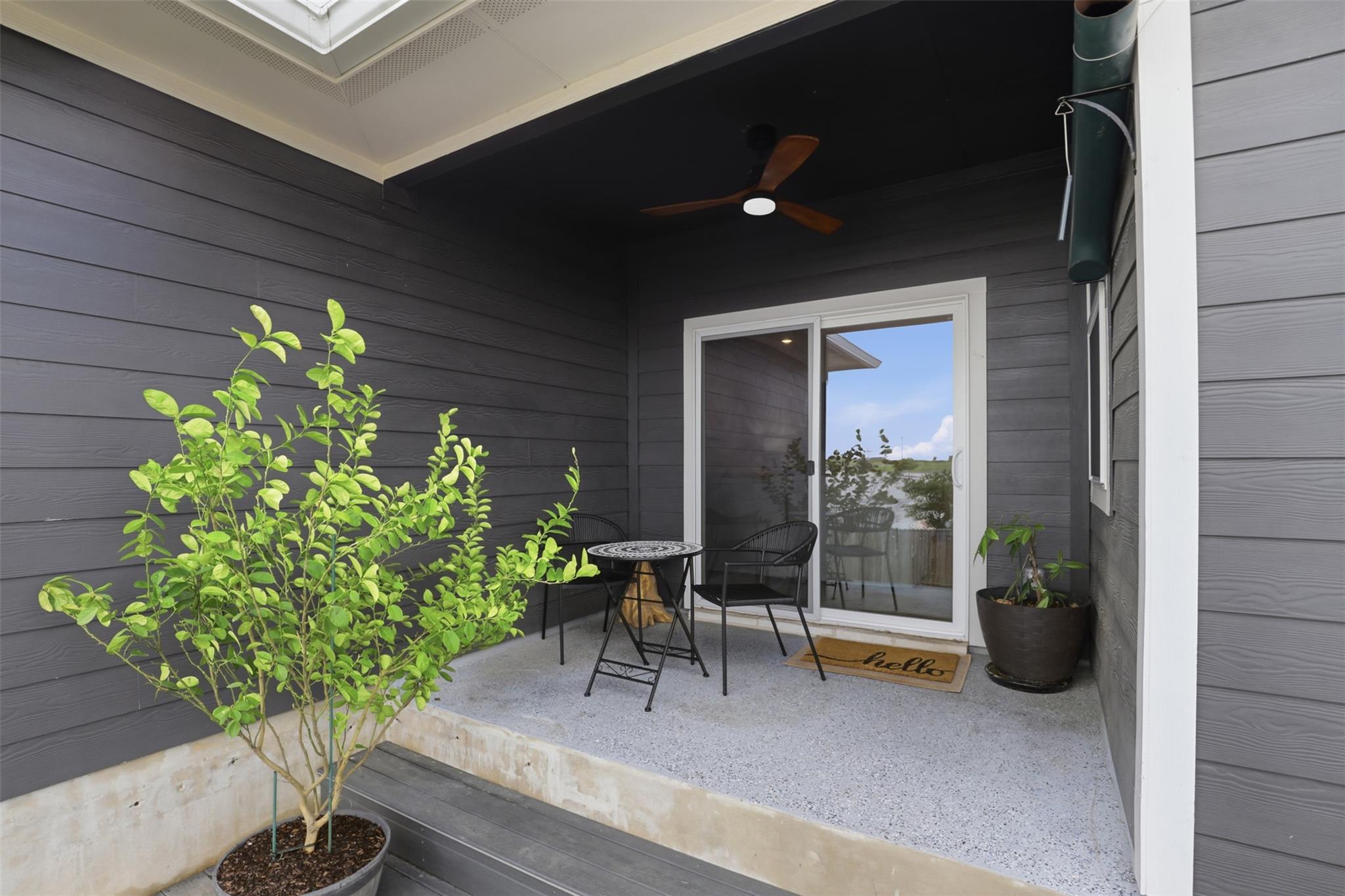 206 Palo Brea Loop, Hutto, TX 78634