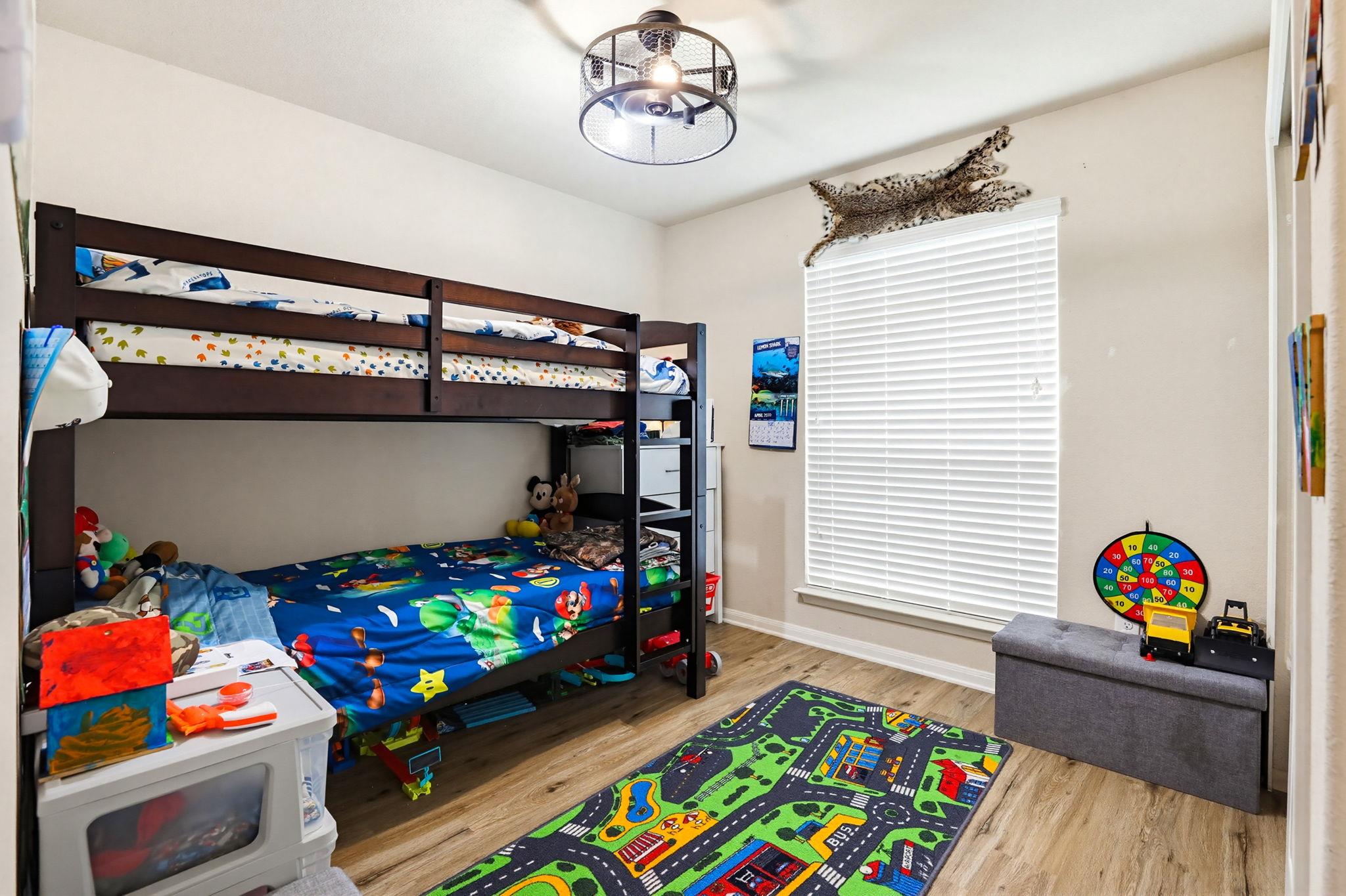 138 Talon Dr, Luling, TX 78648