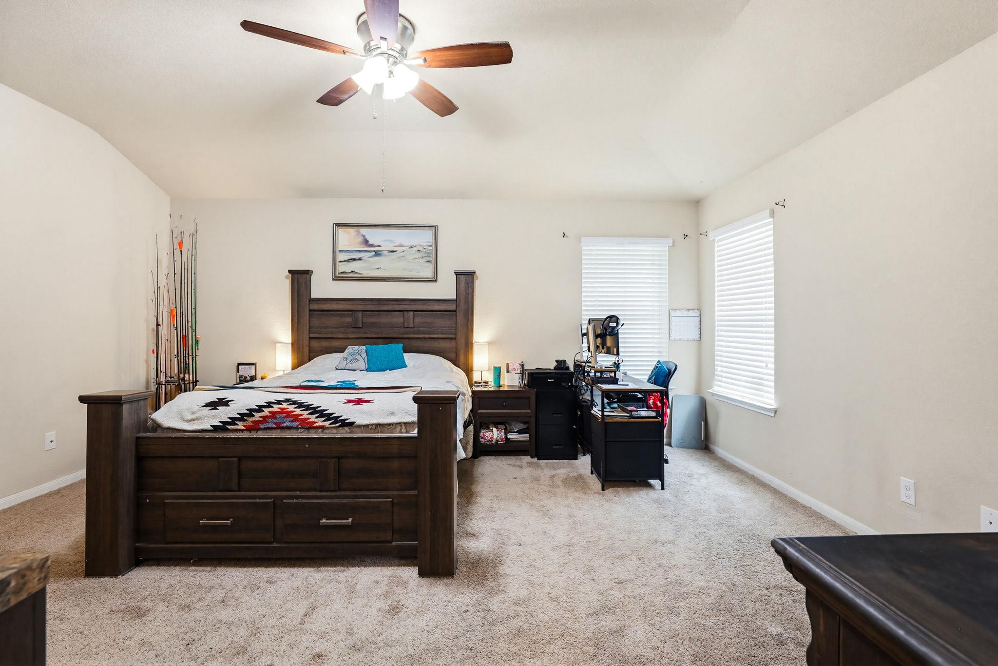 138 Talon Dr, Luling, TX 78648