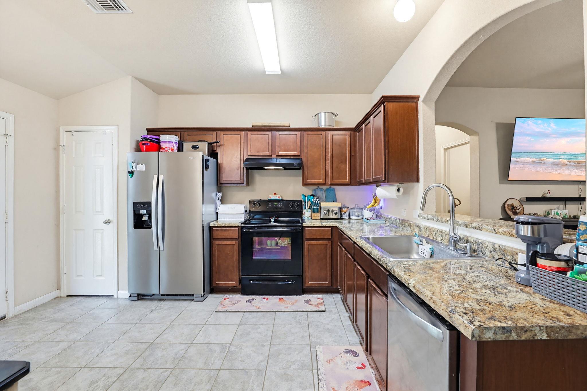 138 Talon Dr, Luling, TX 78648