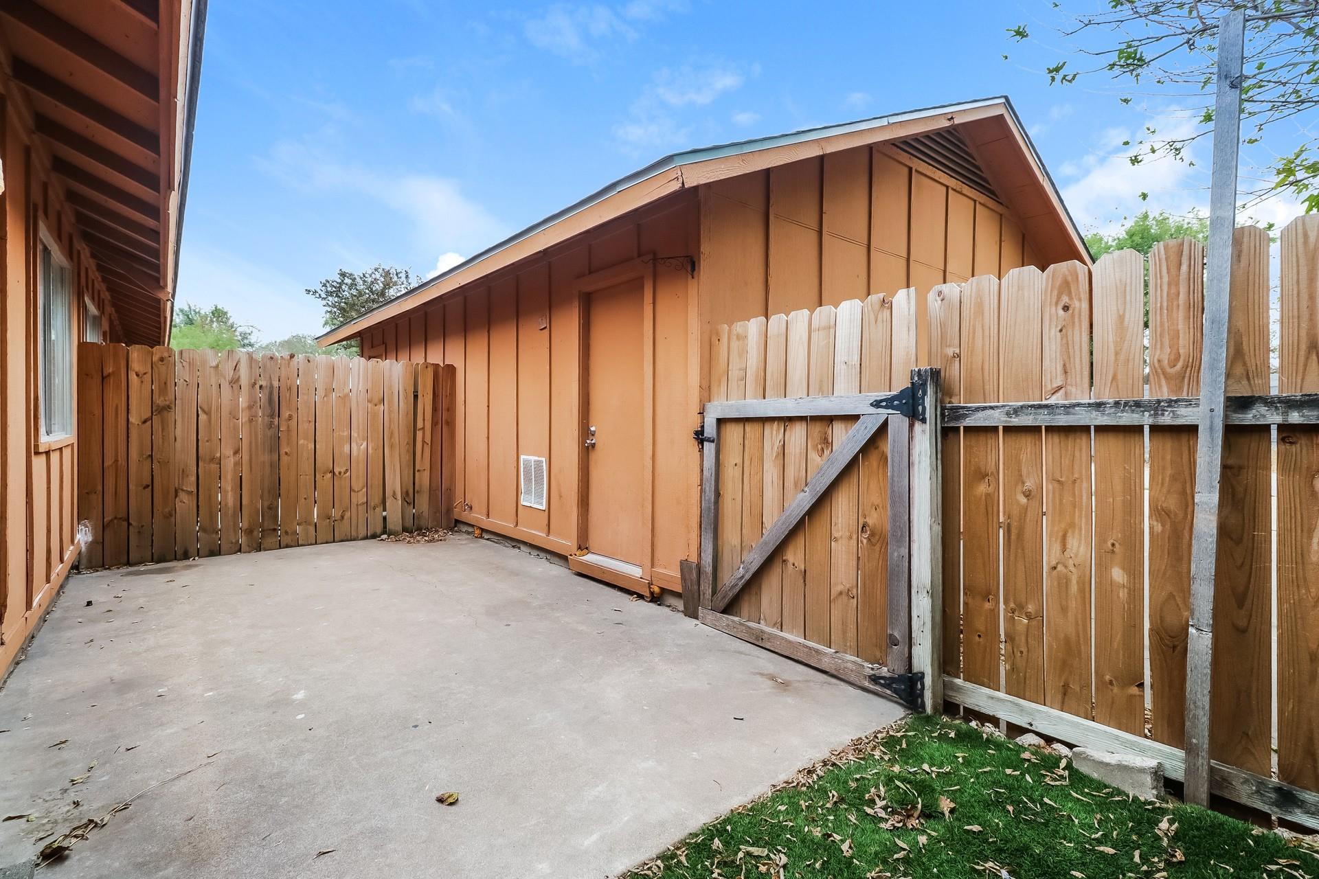 323 W William Cannon Dr # B, Austin, TX 78745
