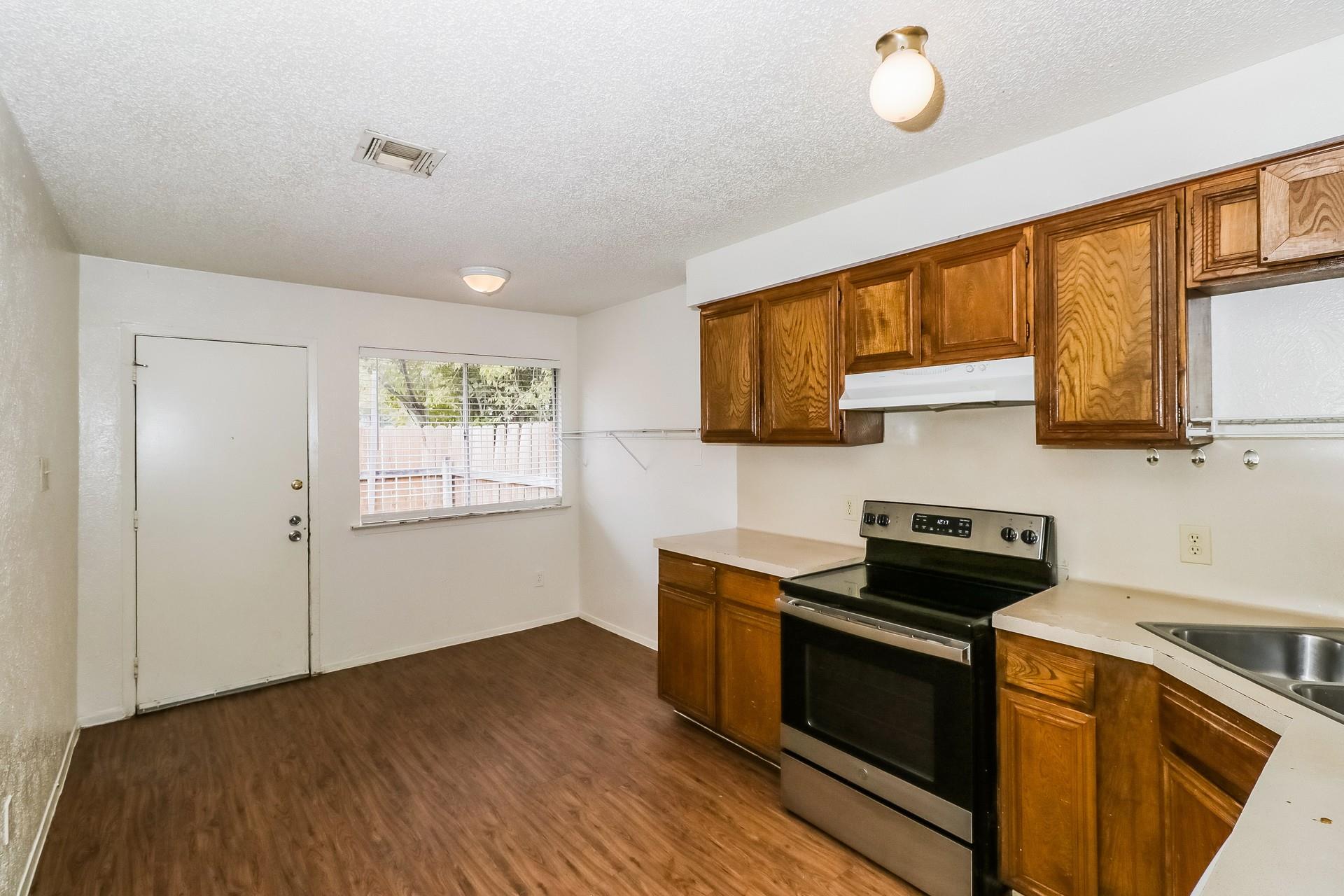 323 W William Cannon Dr # B, Austin, TX 78745