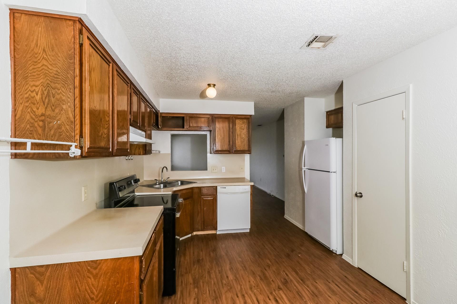 323 W William Cannon Dr # B, Austin, TX 78745