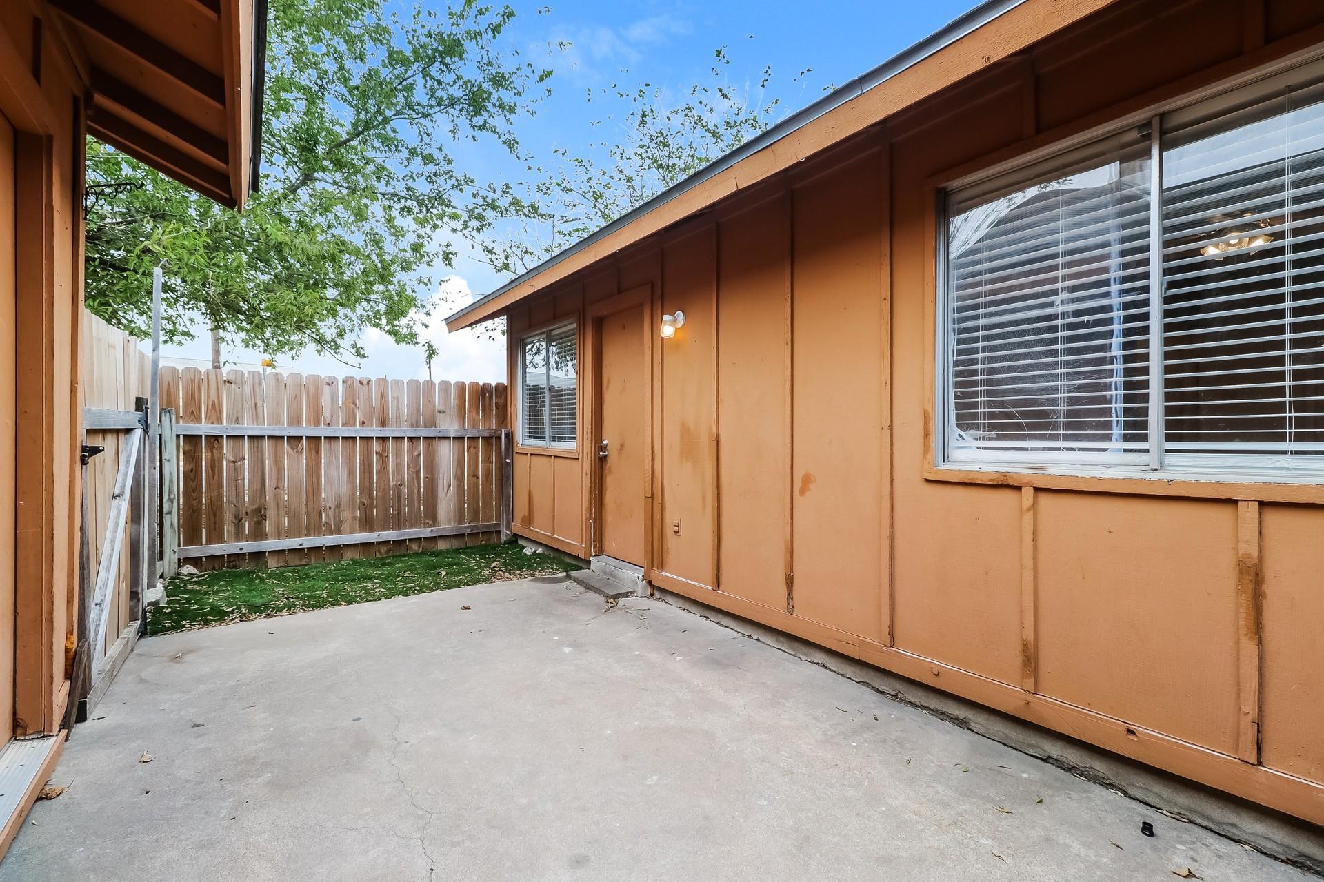 323 W William Cannon Dr # B, Austin, TX 78745