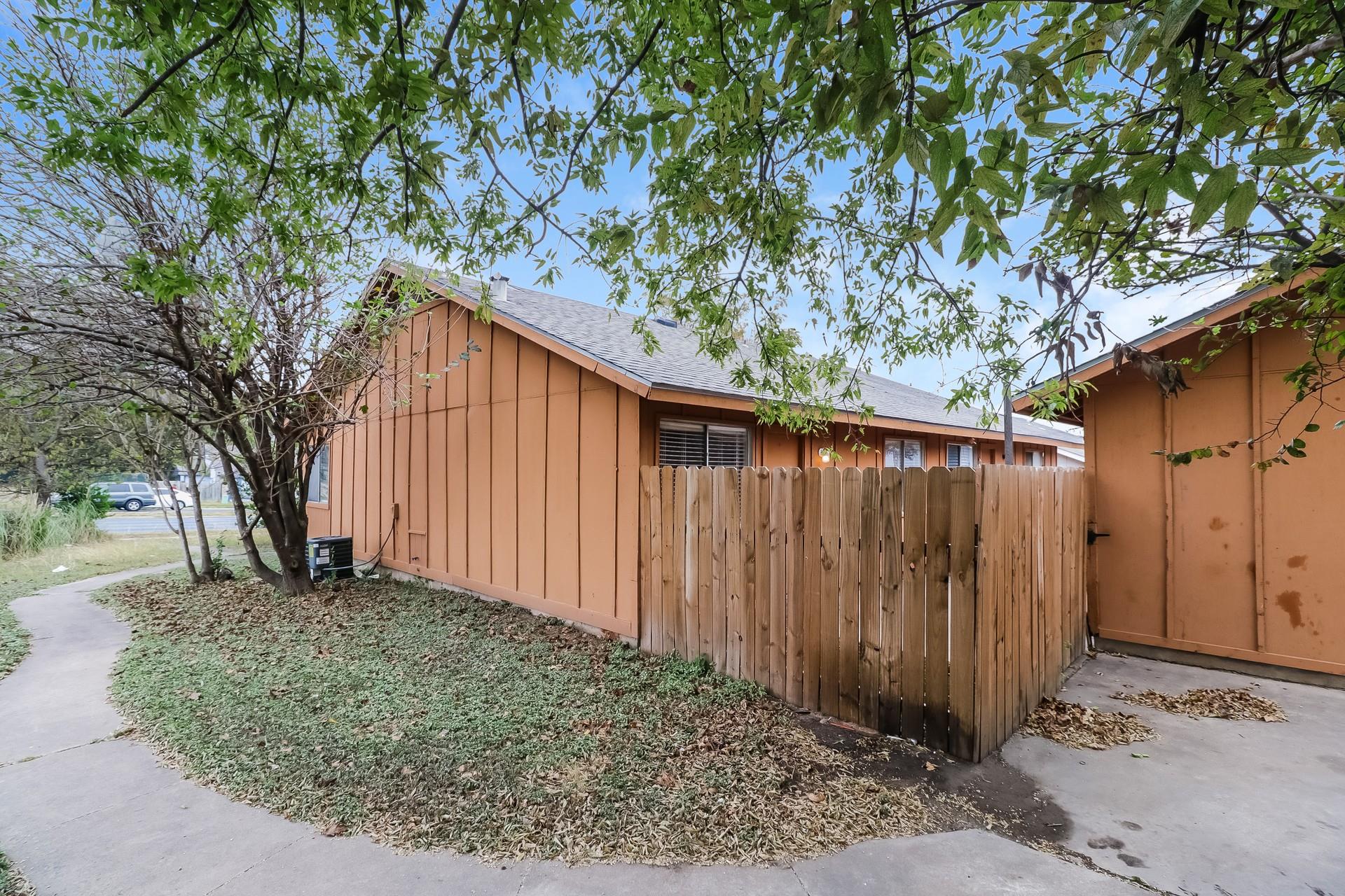 323 W William Cannon Dr # B, Austin, TX 78745