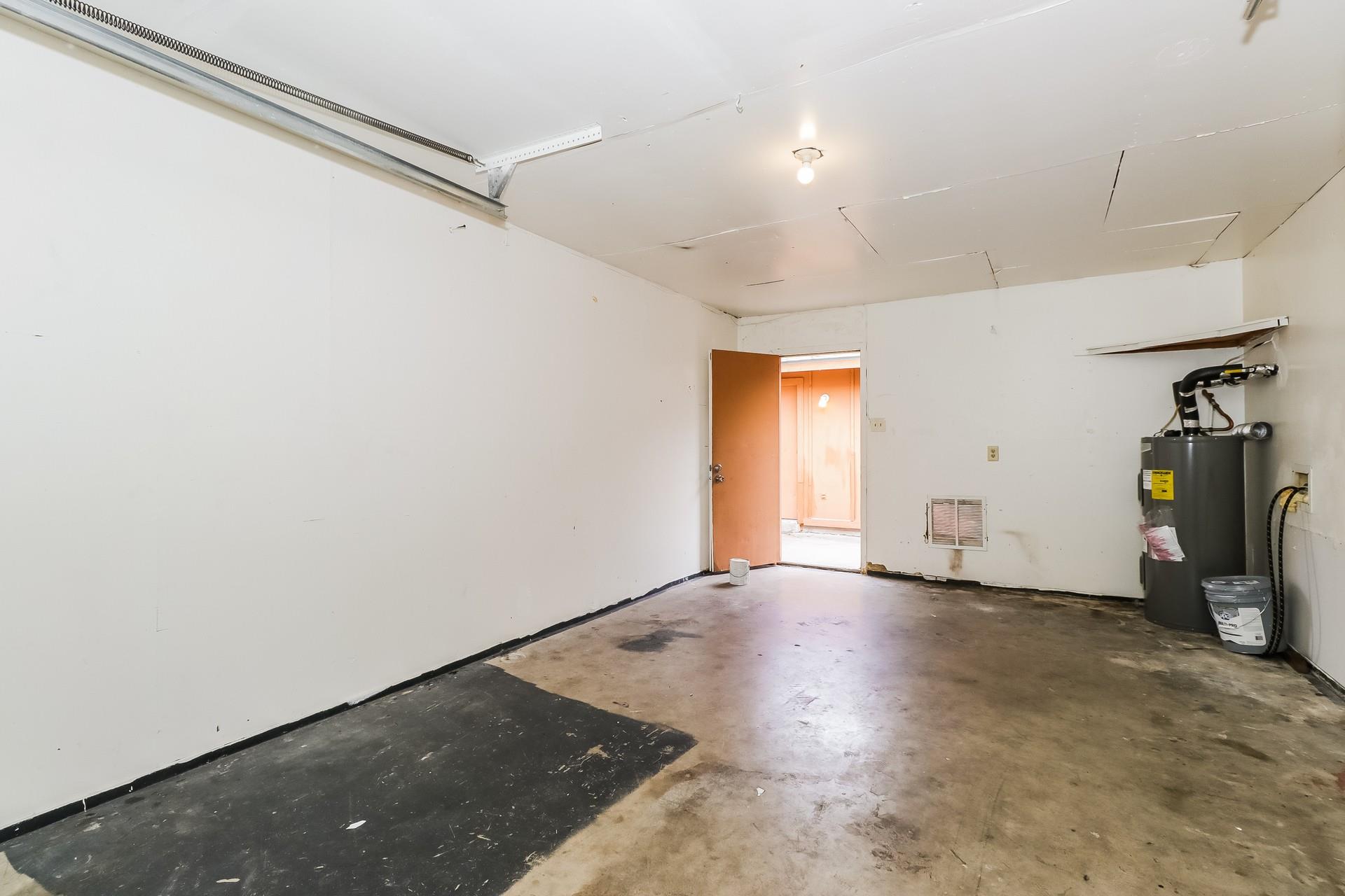 323 W William Cannon Dr # B, Austin, TX 78745