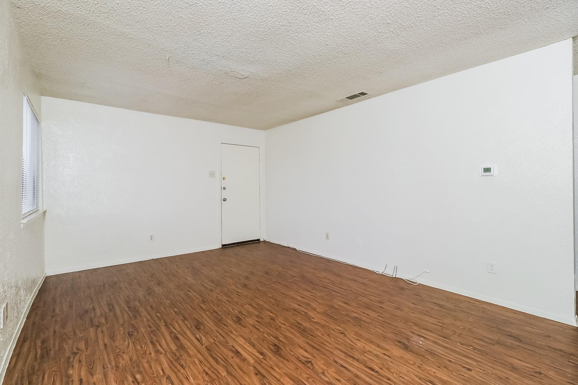 323 W William Cannon Dr # B, Austin, TX 78745