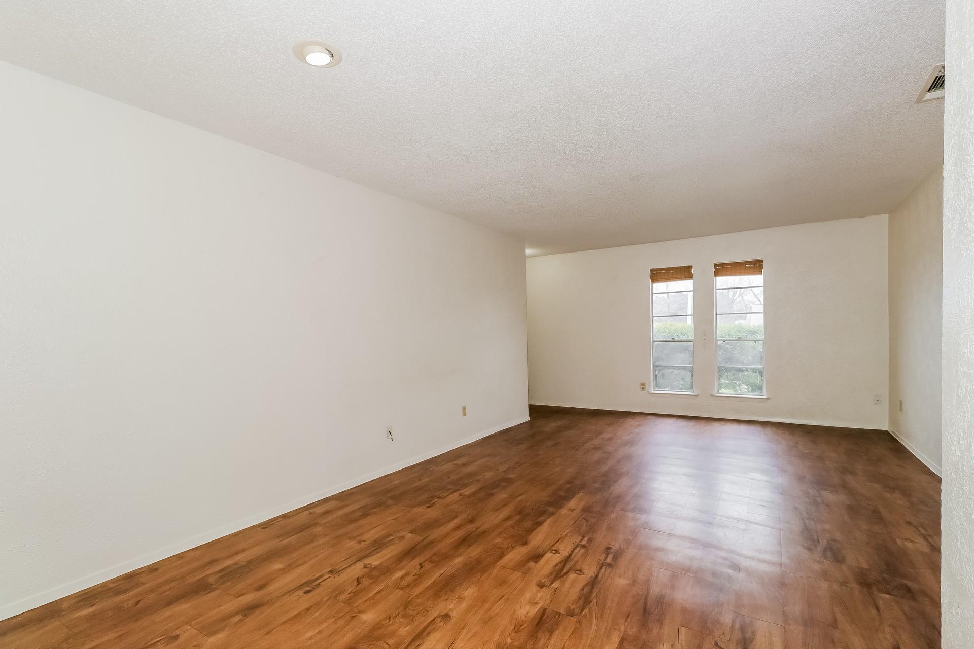 323 W William Cannon Dr # A, Austin, TX 78745