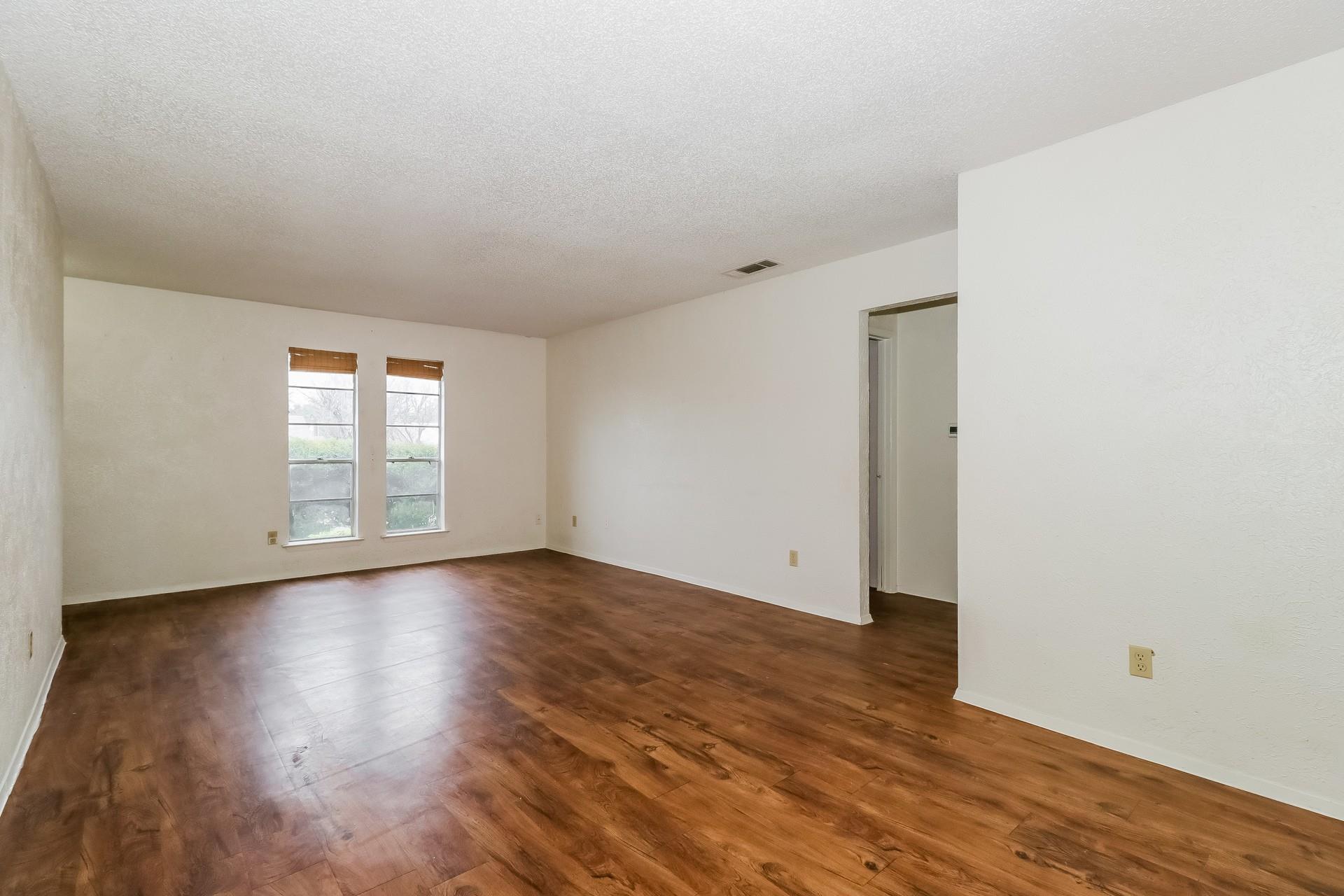 323 W William Cannon Dr # A, Austin, TX 78745