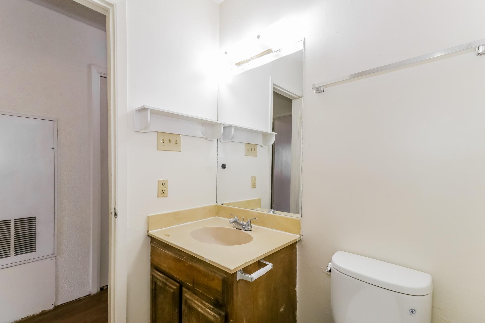 323 W William Cannon Dr # A, Austin, TX 78745