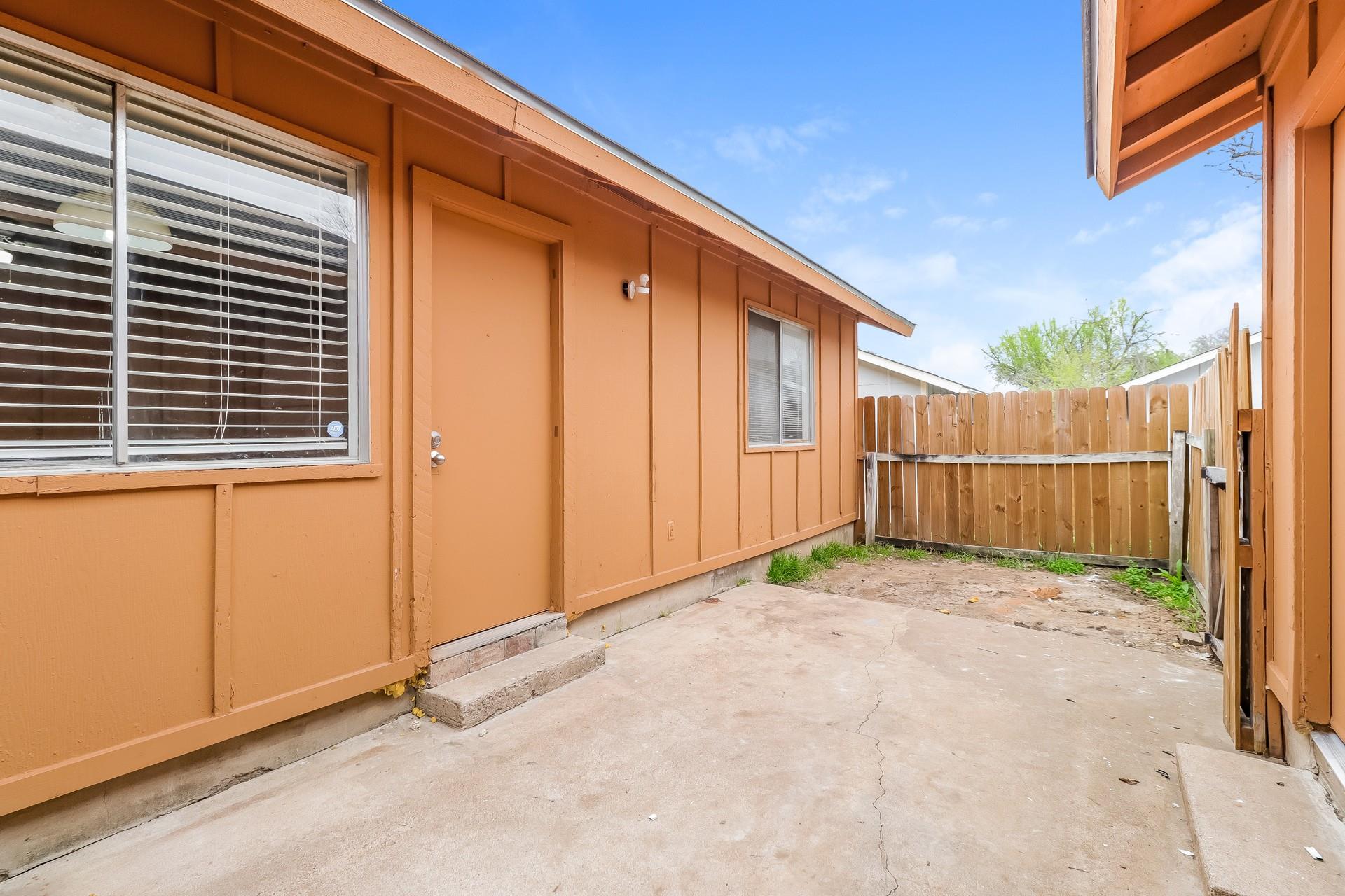 323 W William Cannon Dr # A, Austin, TX 78745