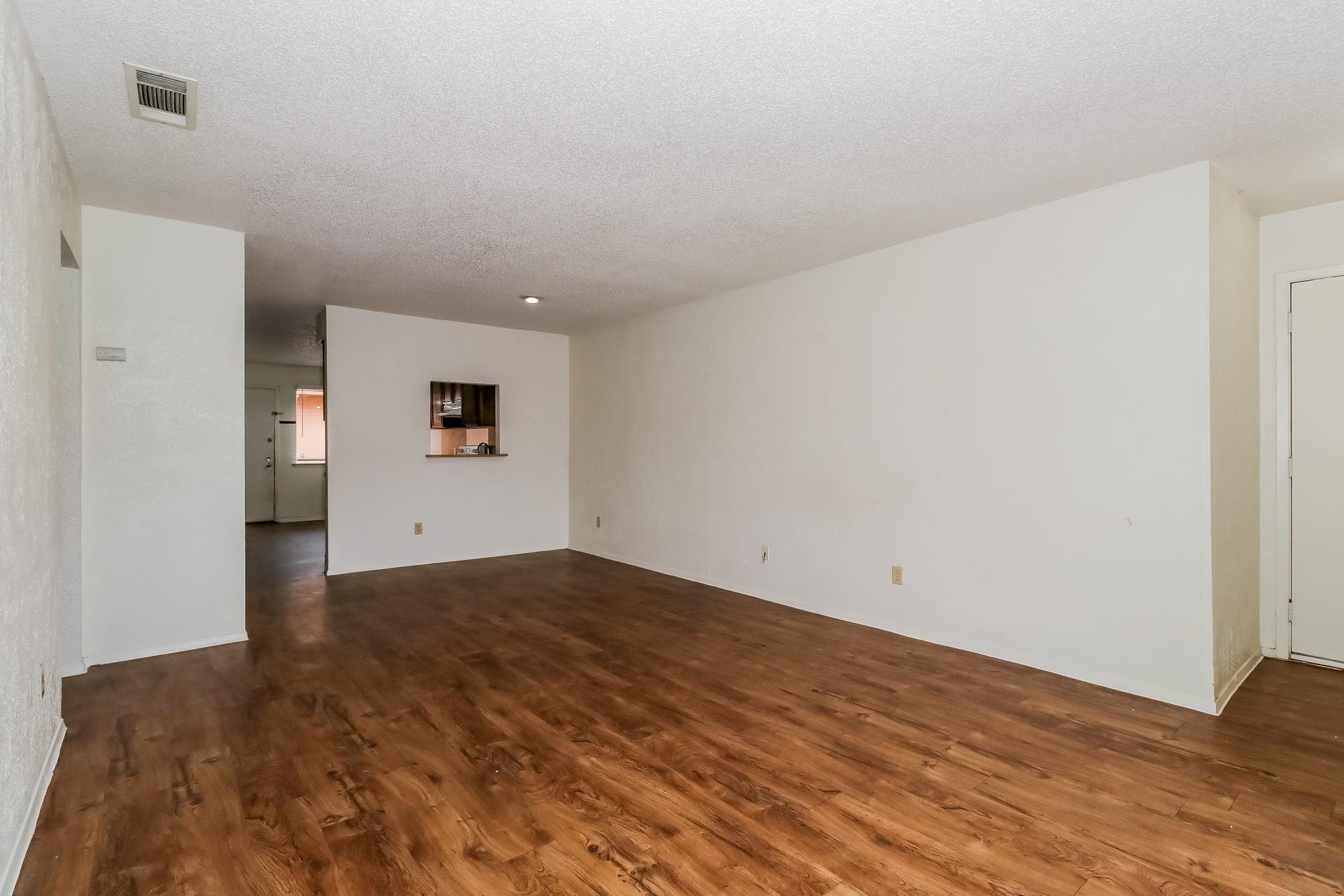 323 W William Cannon Dr # A, Austin, TX 78745