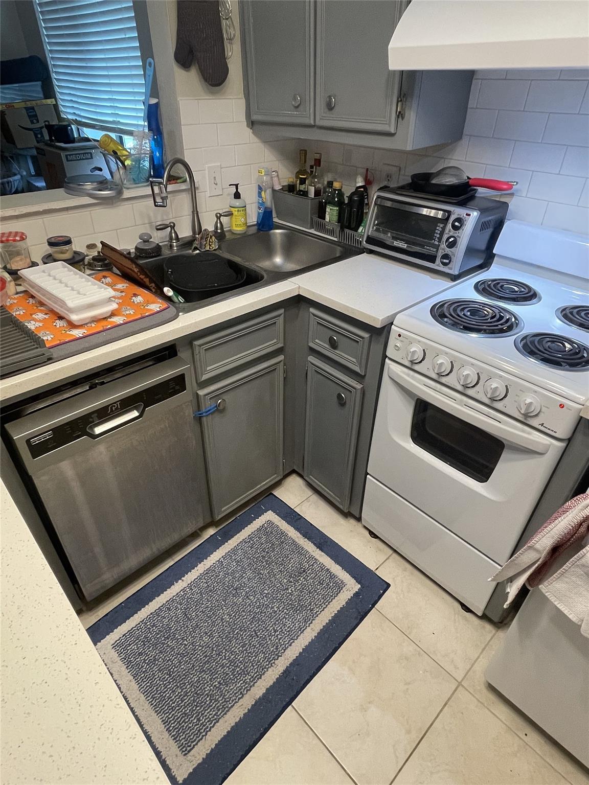 4411 Guadalupe St # 13, Austin, TX 78751