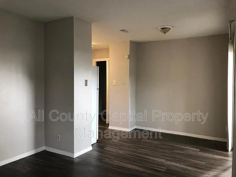 6508 S 1st St # 101, Austin, TX 78745