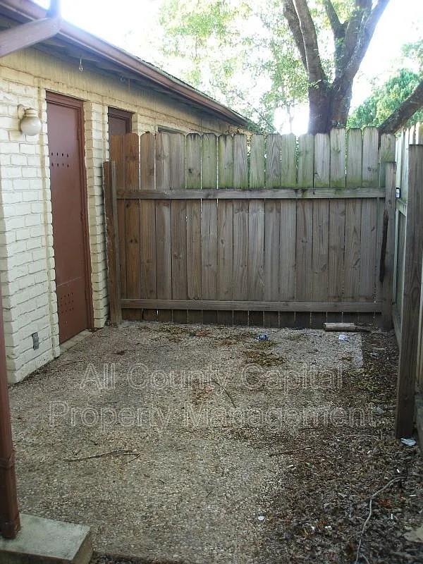 6508 S 1st St # 101, Austin, TX 78745