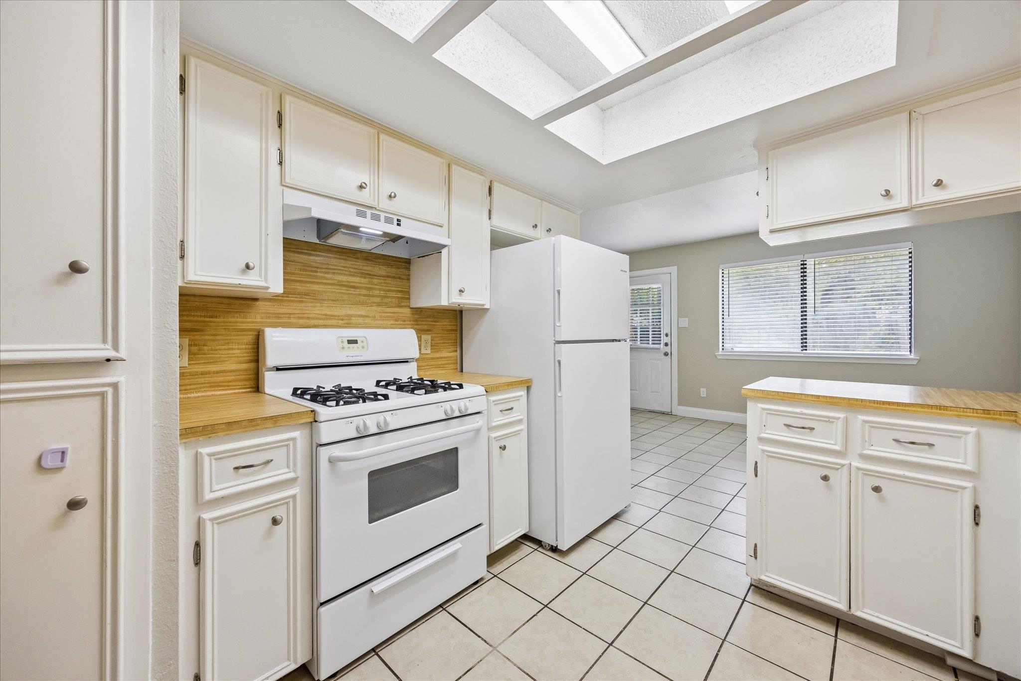 8329 Fathom Cir, Austin, TX 78750