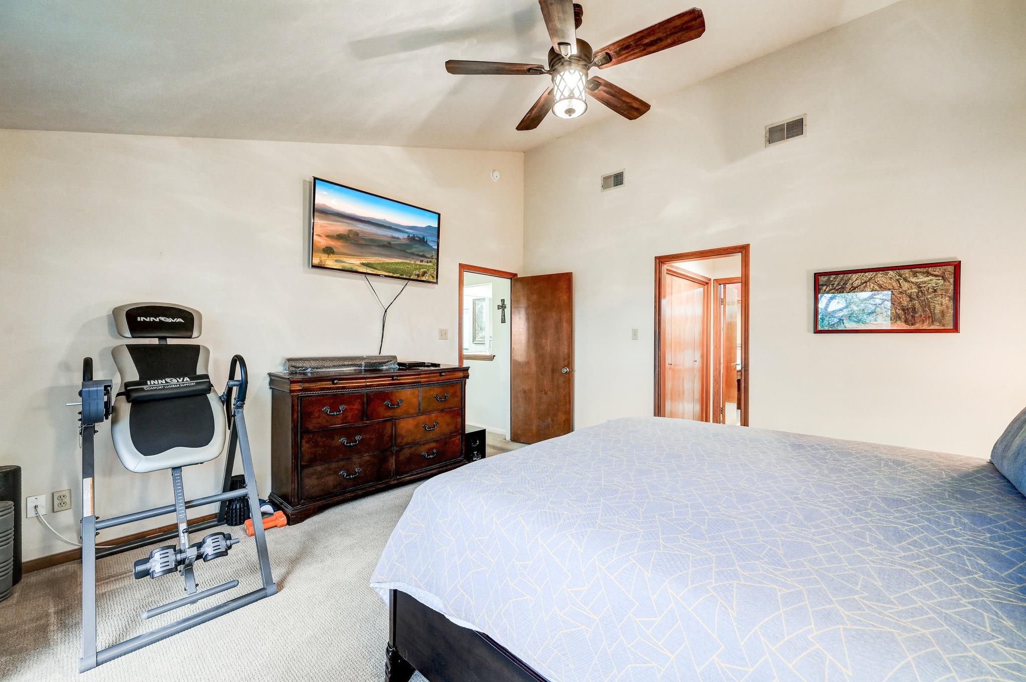 212 Overlook Ct, Wimberley, TX 78676