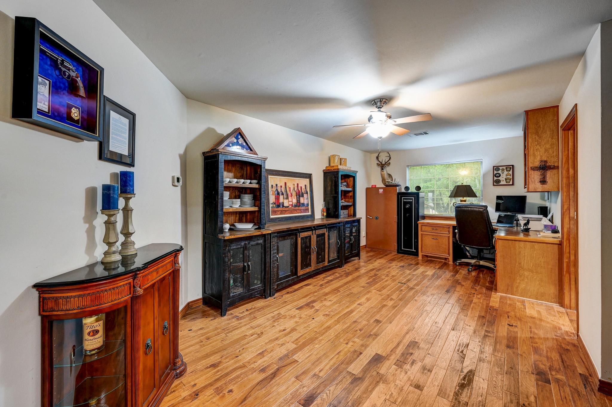 212 Overlook Ct, Wimberley, TX 78676