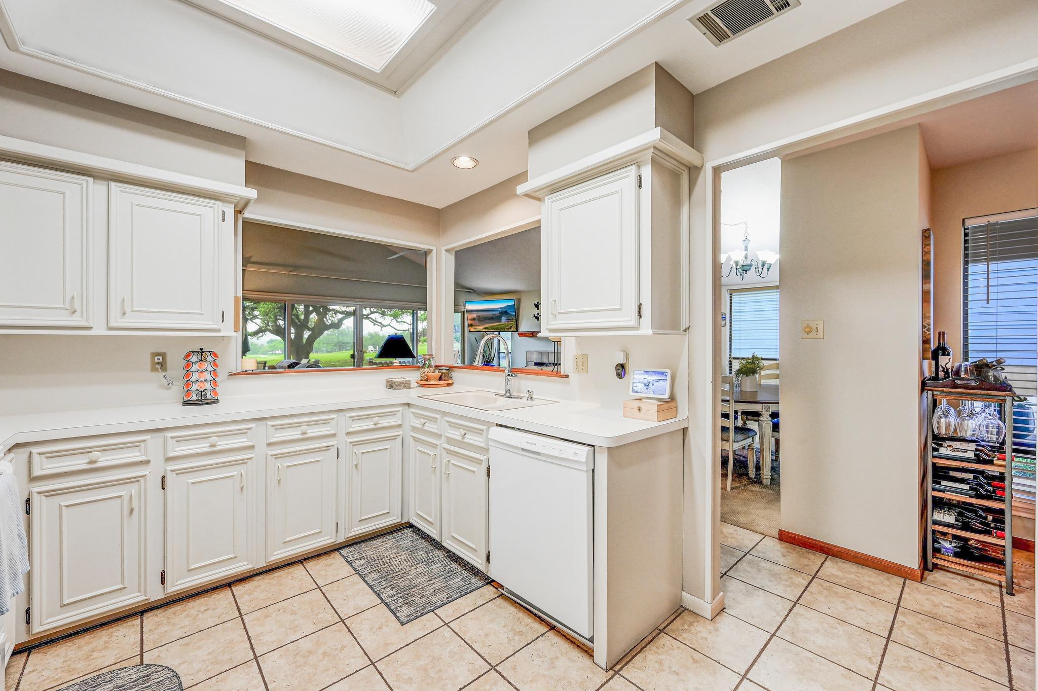 212 Overlook Ct, Wimberley, TX 78676