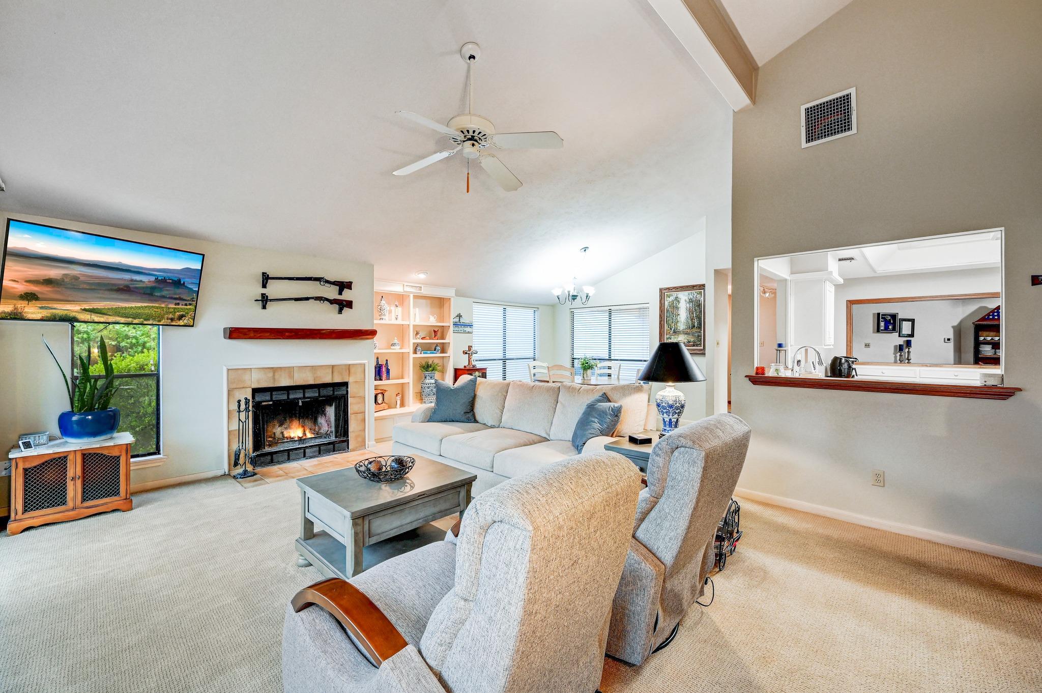 212 Overlook Ct, Wimberley, TX 78676