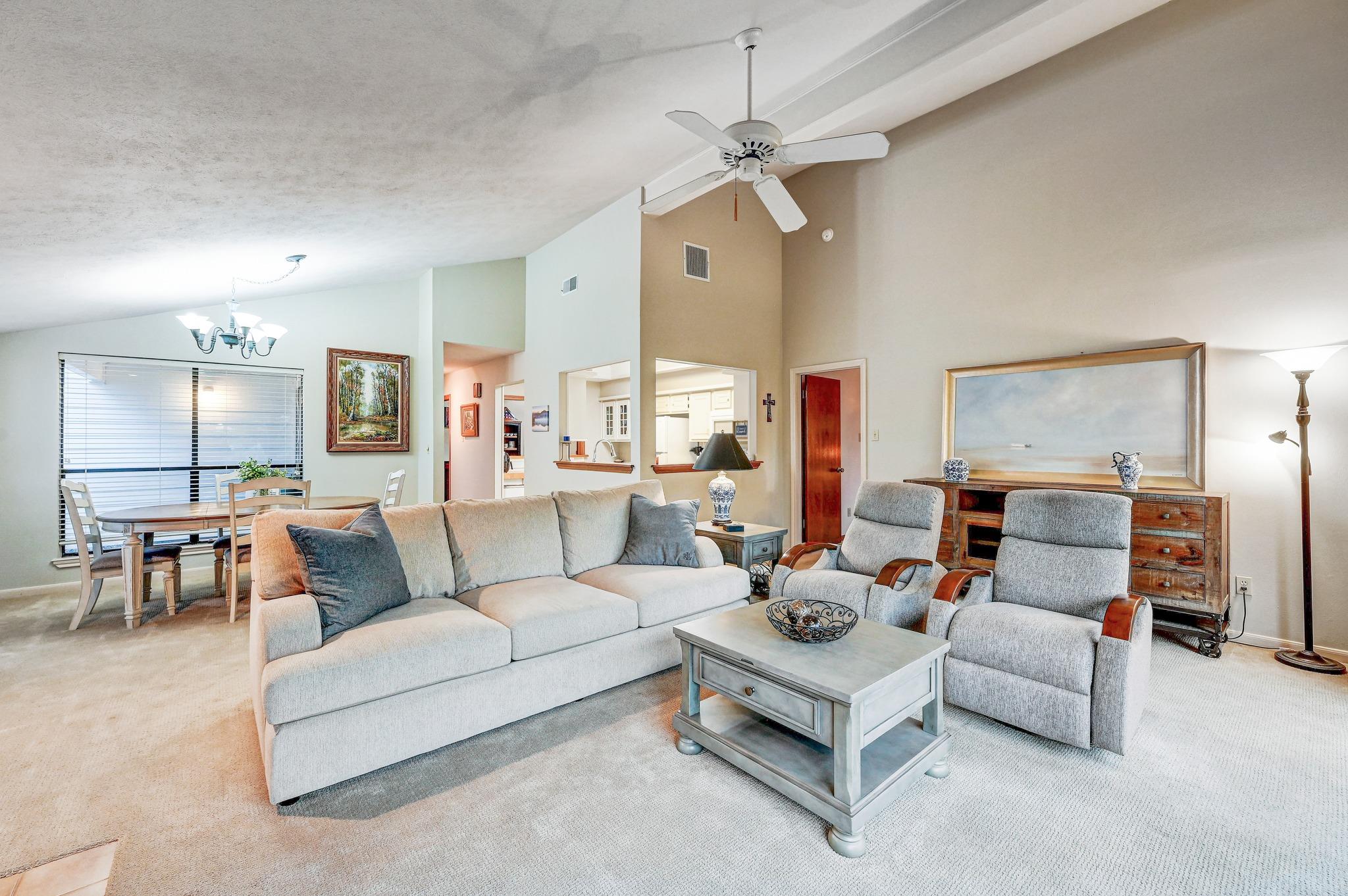 212 Overlook Ct, Wimberley, TX 78676