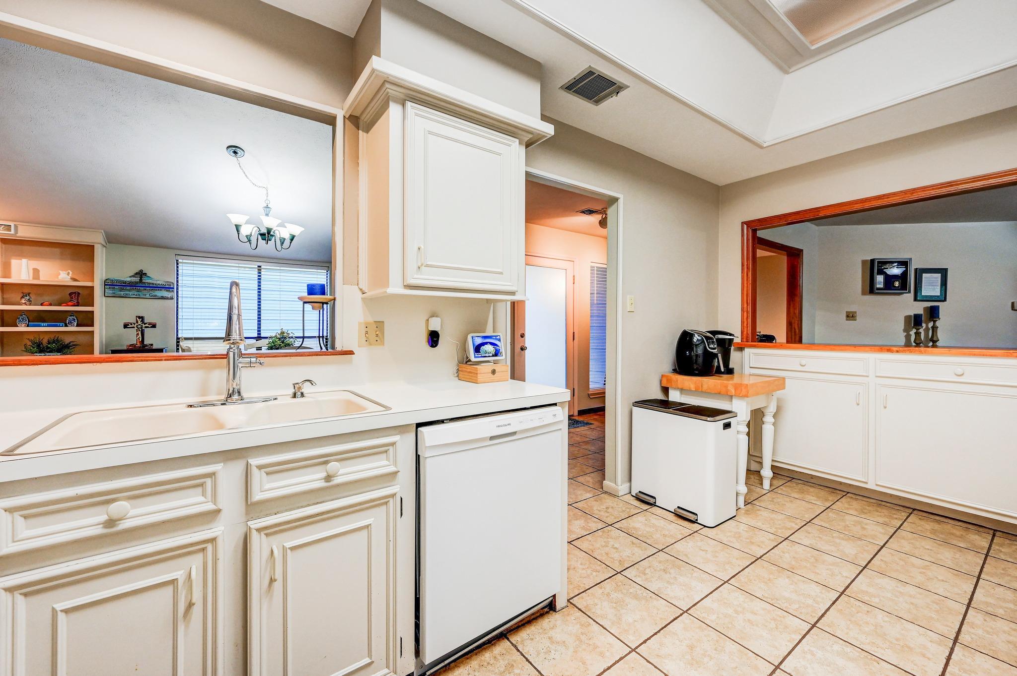 212 Overlook Ct, Wimberley, TX 78676