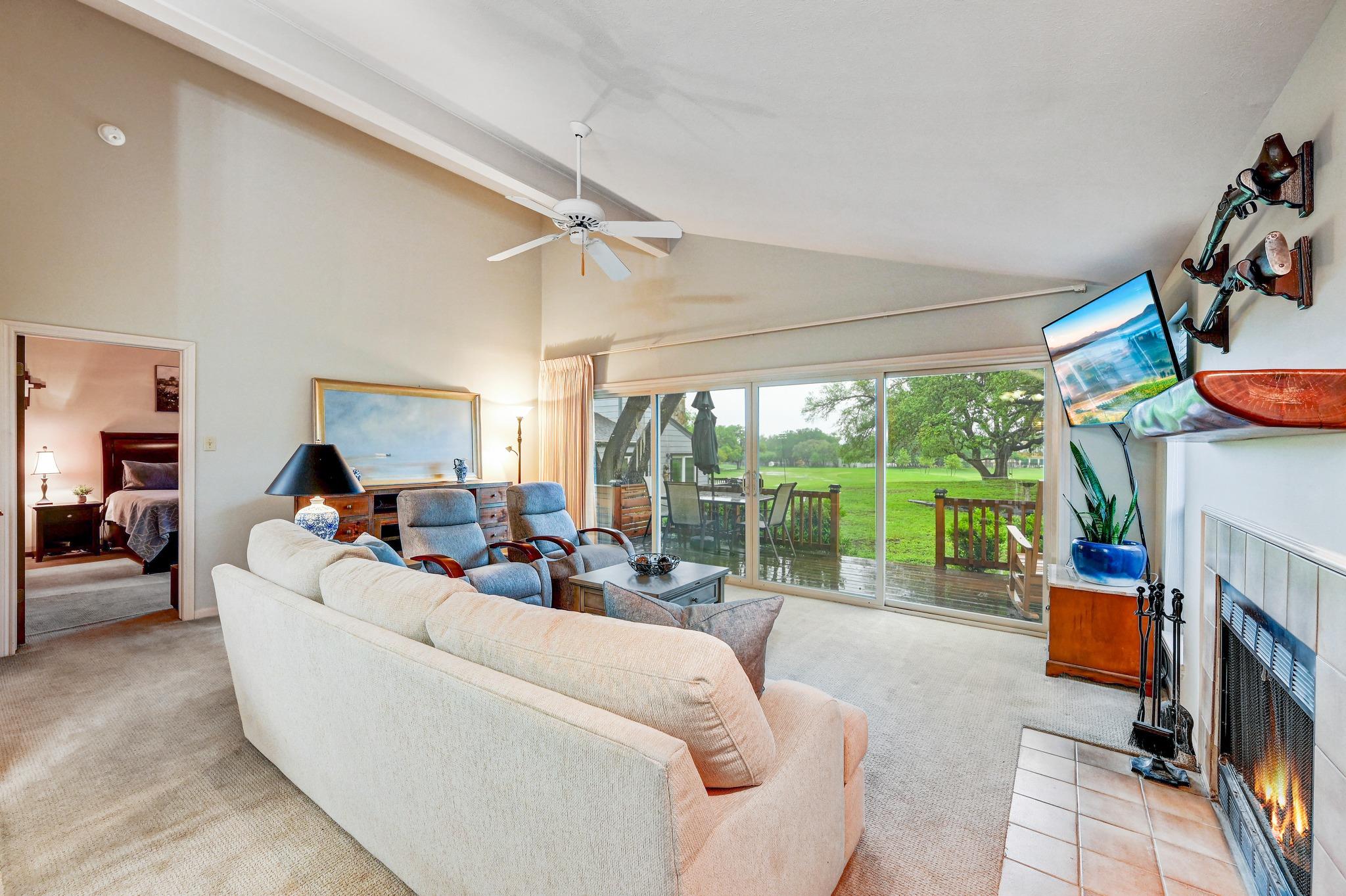 212 Overlook Ct, Wimberley, TX 78676