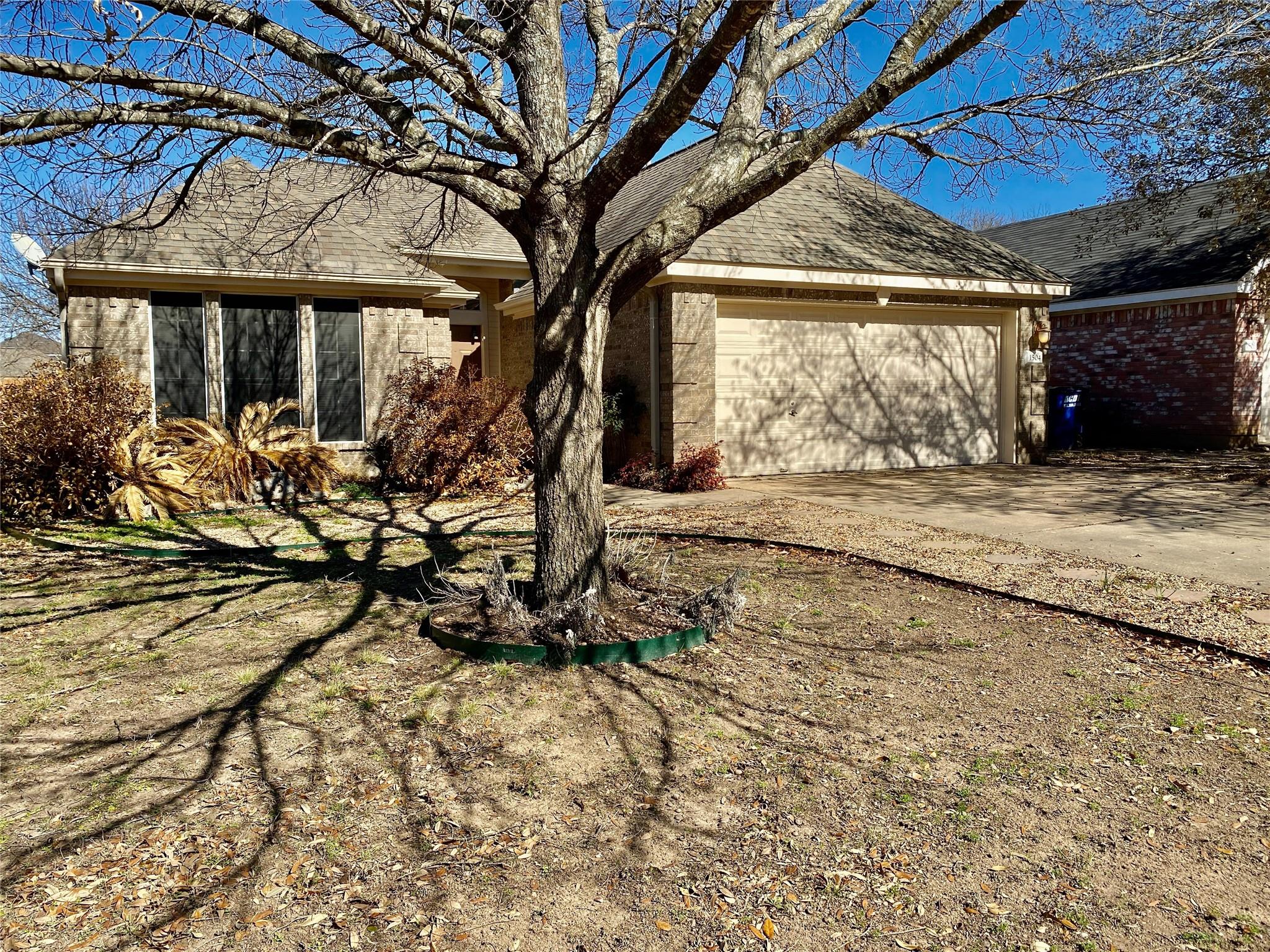 1504 Parkwood Dr, Leander, TX 78641