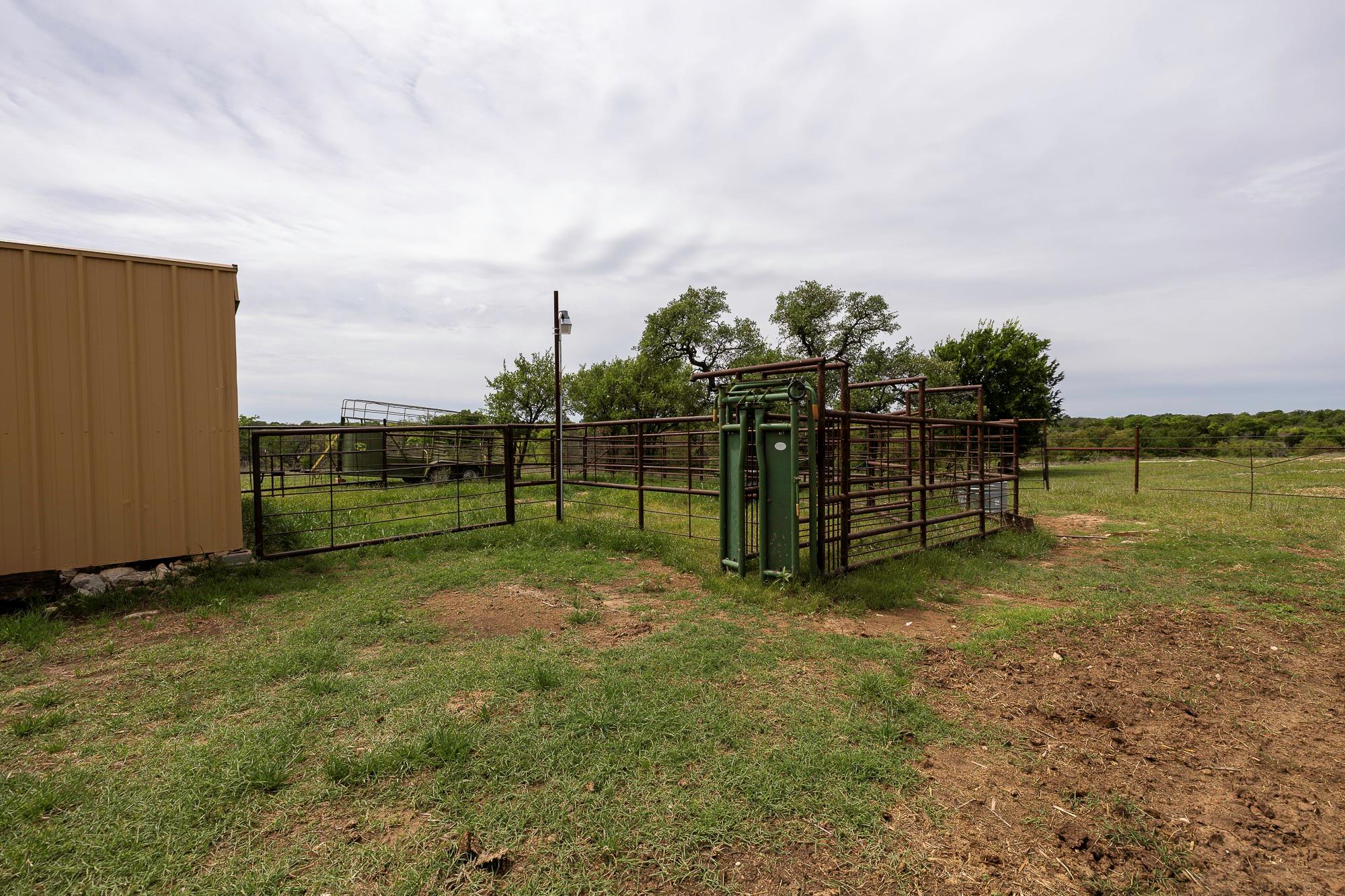 525 Jack Rabbit Cir, Zephyr, TX 76890