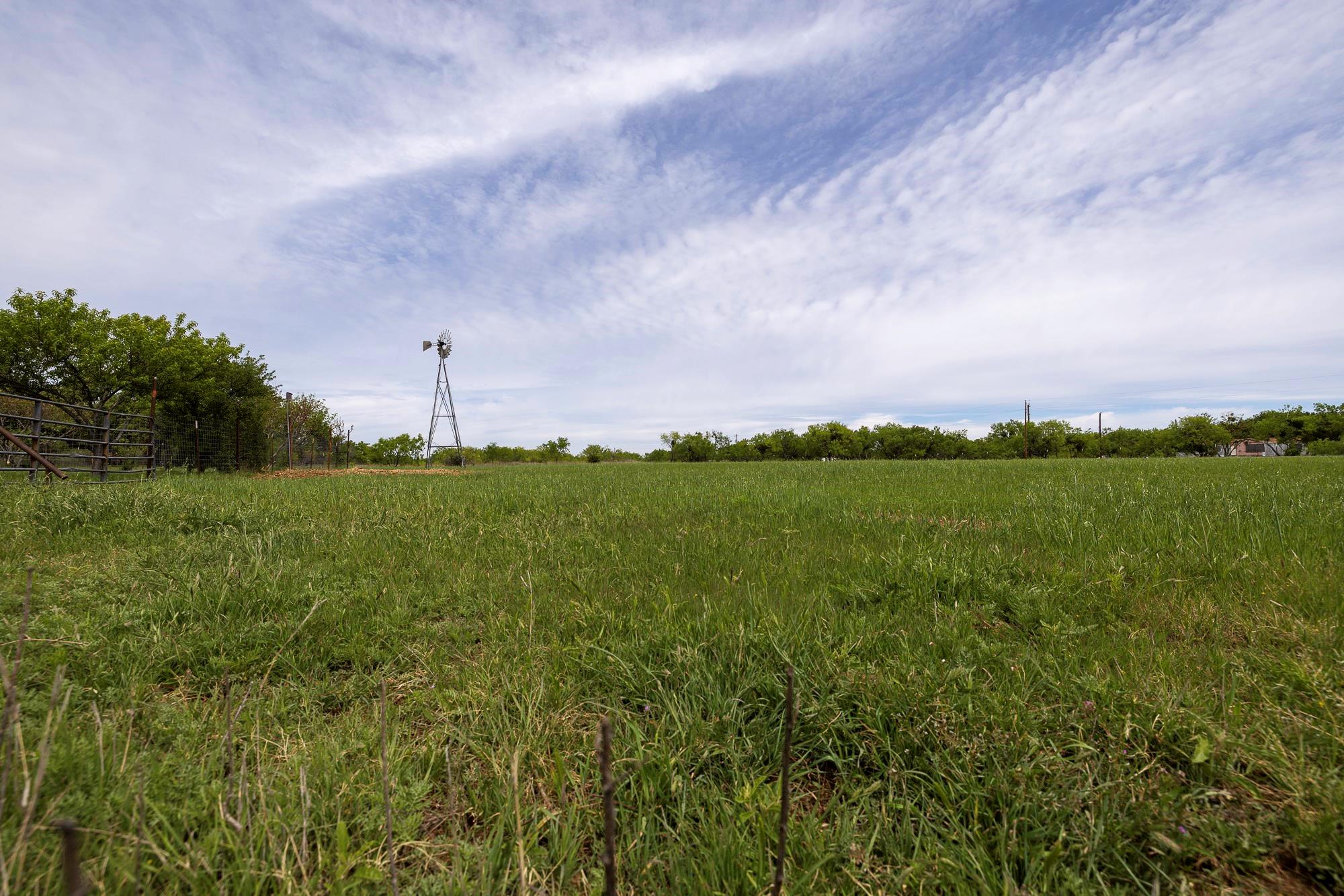 525 Jack Rabbit Cir, Zephyr, TX 76890